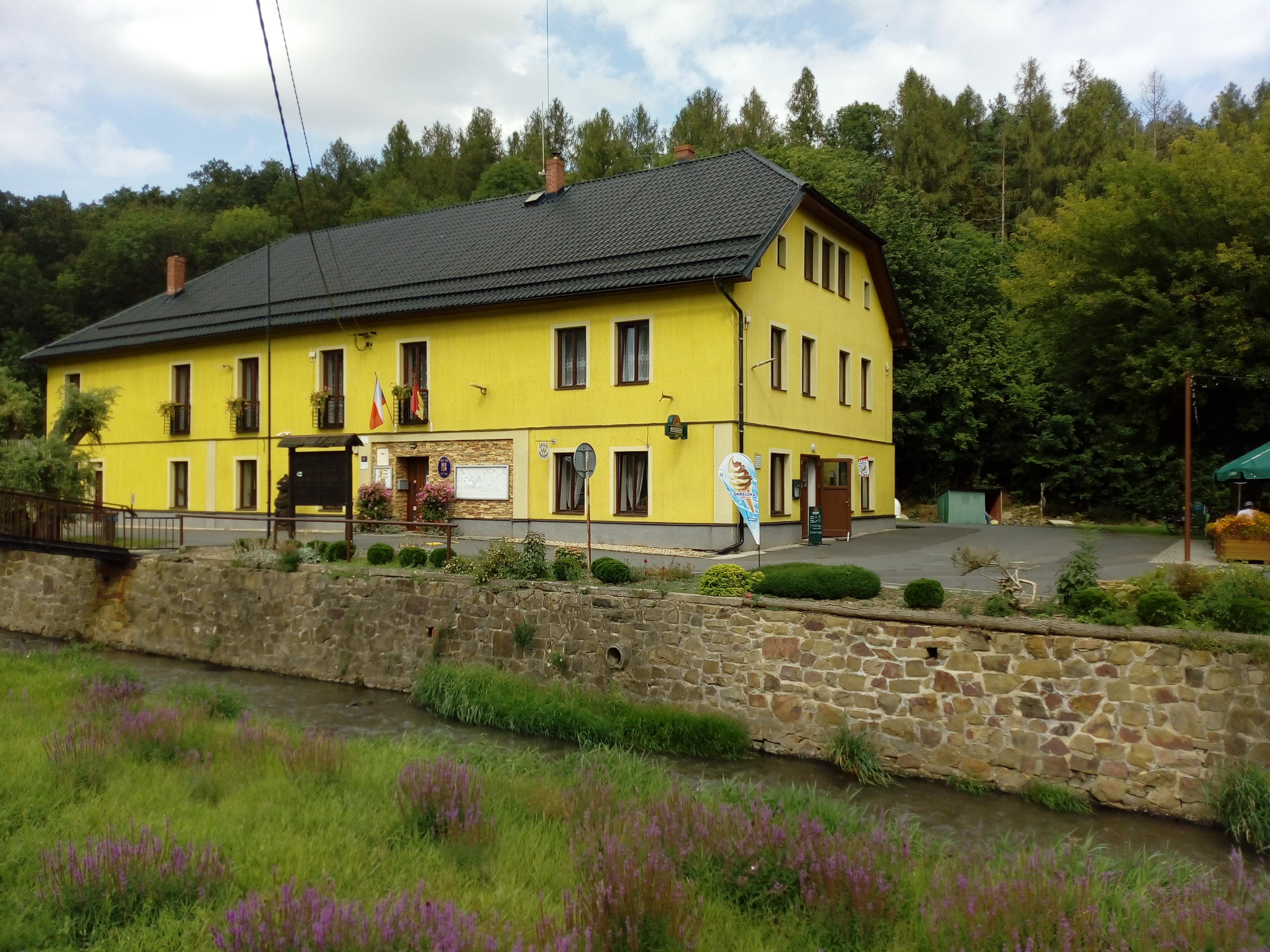 Obecní hospůdka Dívčí Hrad foto 2