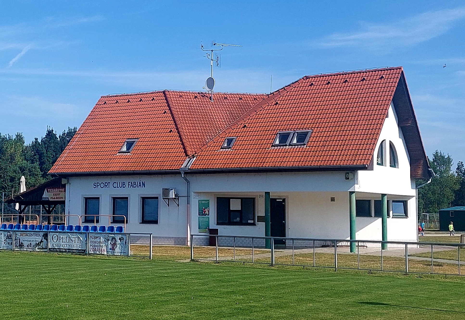 Fotbalové hřiště TJ Velké Bílovice foto 2