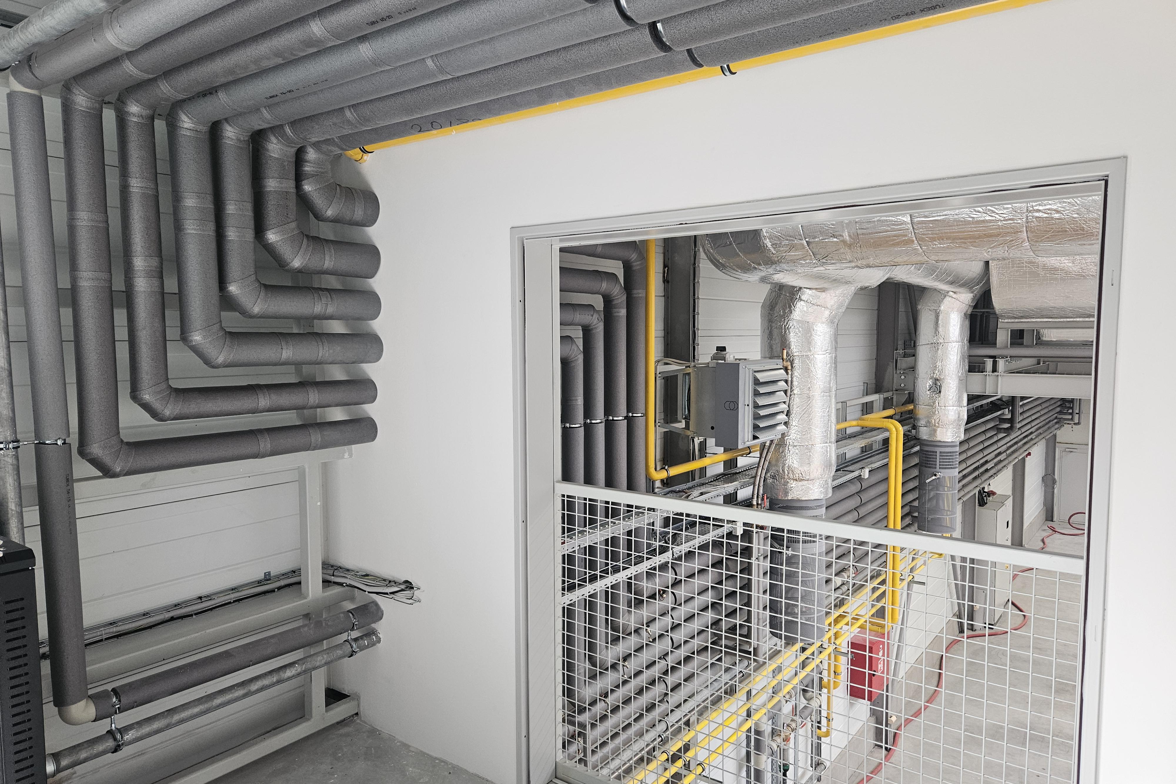 PRŮMYSLOVÉ ROZVODY TOPENÍ