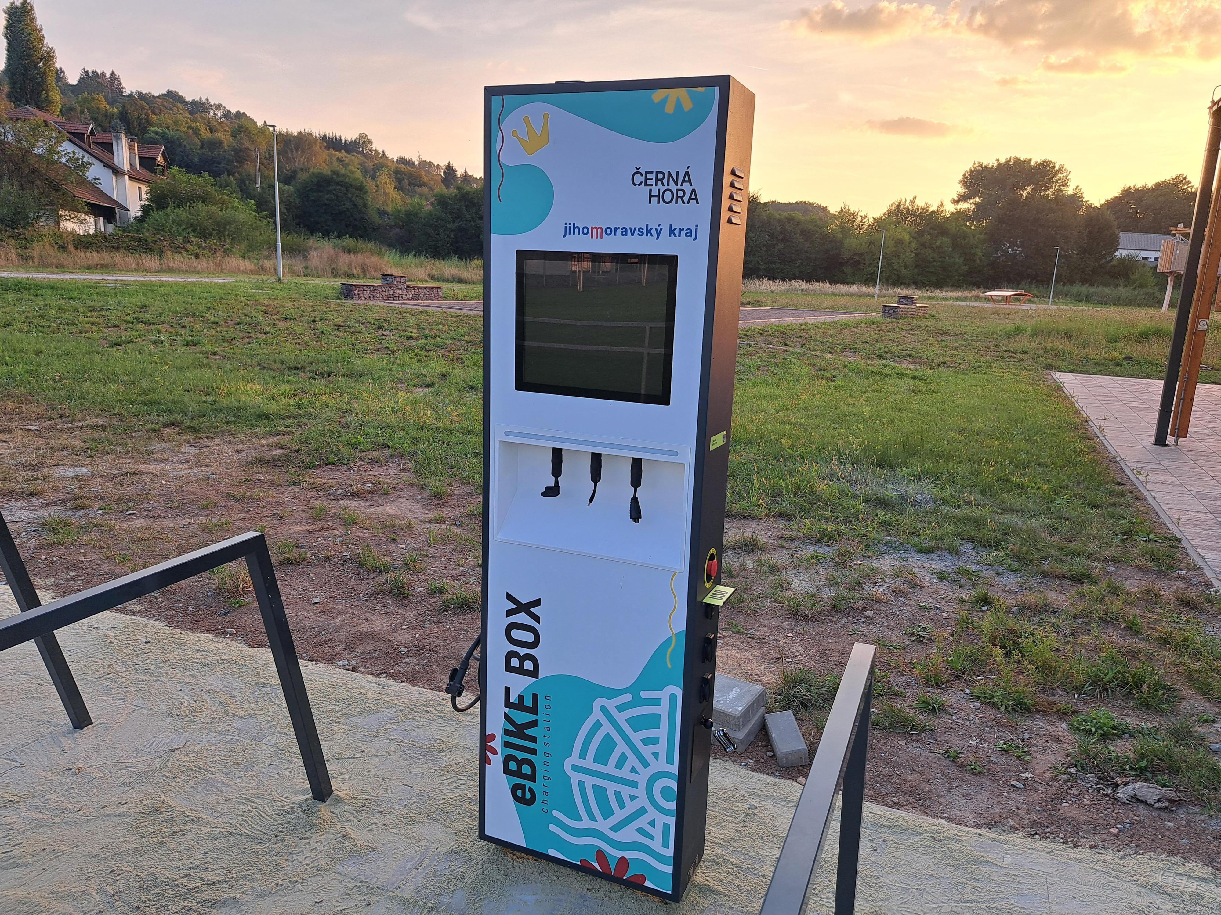 Nabíjecí stanice elektrokol U Hřiště