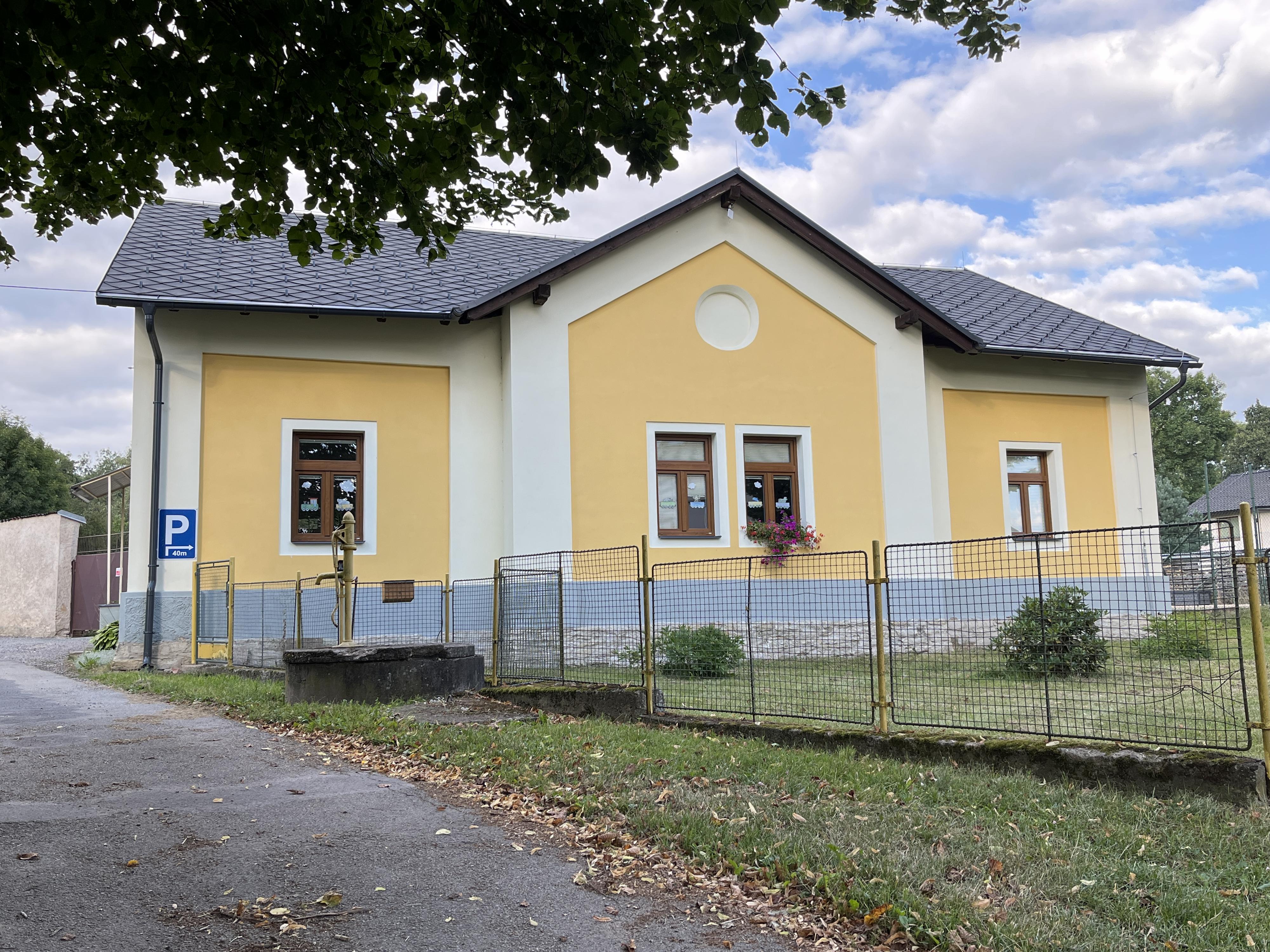 Základní škola a mateřská škola Skořenice foto 2