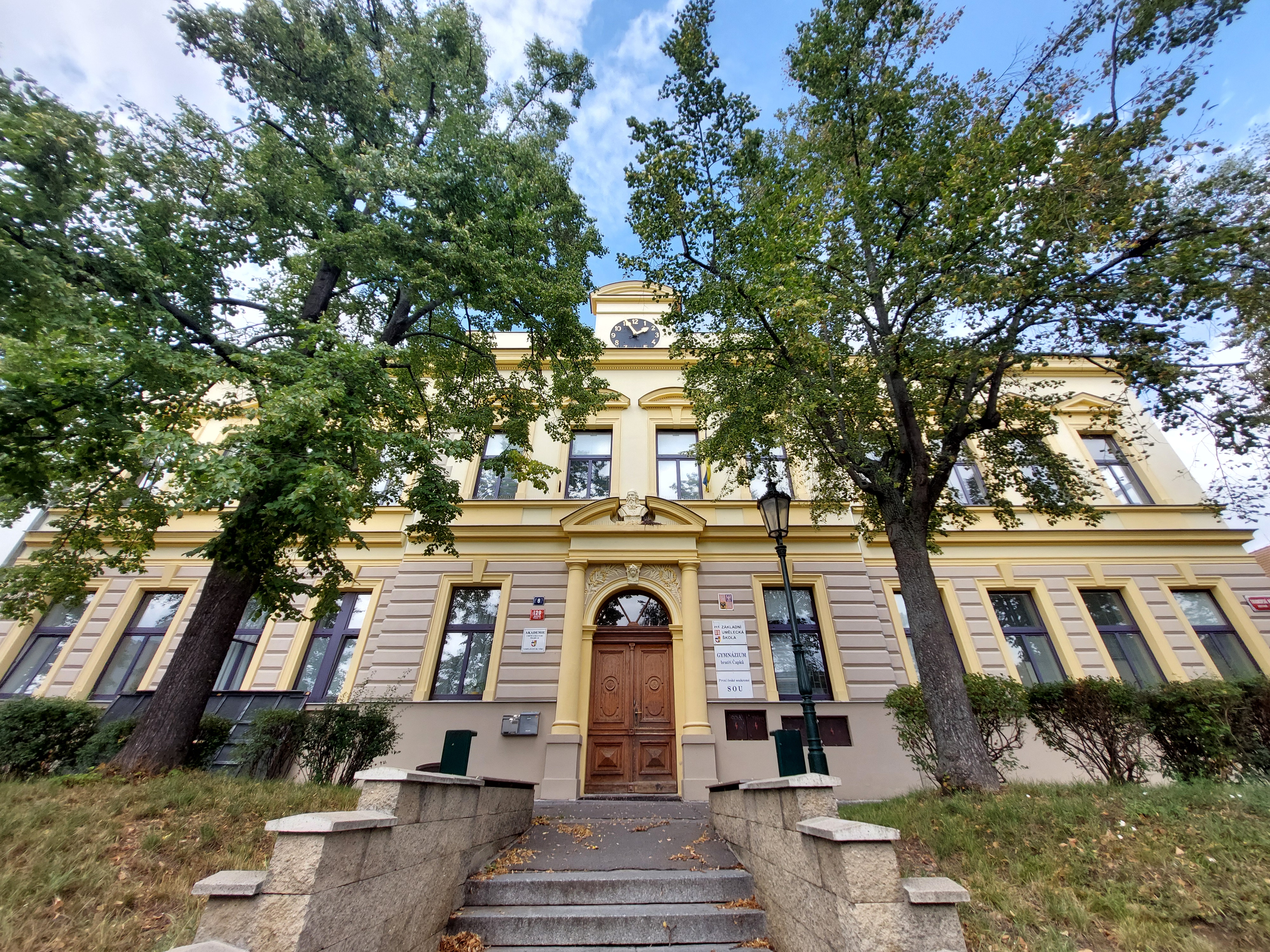 ZUŠ Praha 10, Trhanovské náměstí foto 5