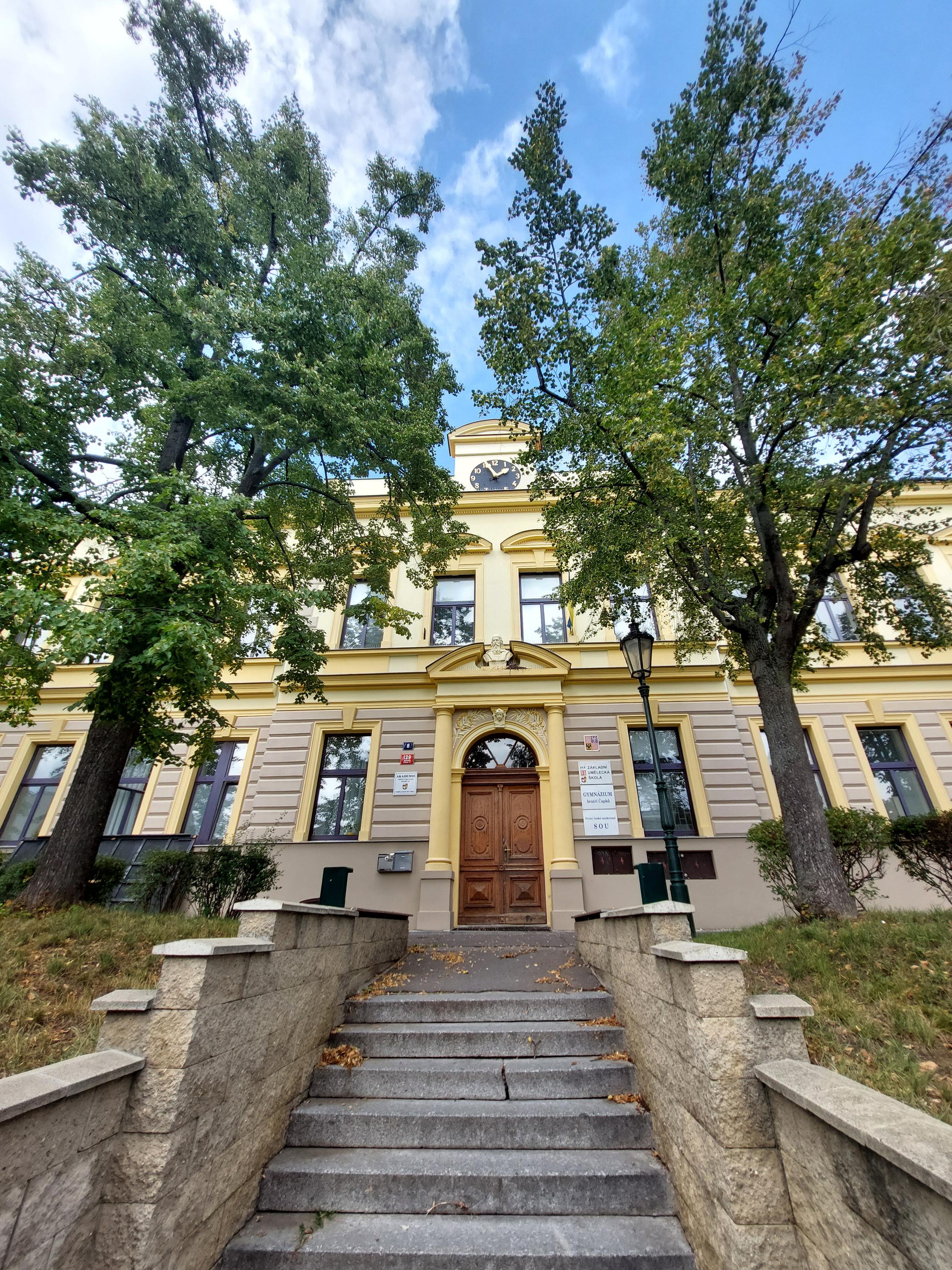 ZUŠ Praha 10, Trhanovské náměstí foto 4