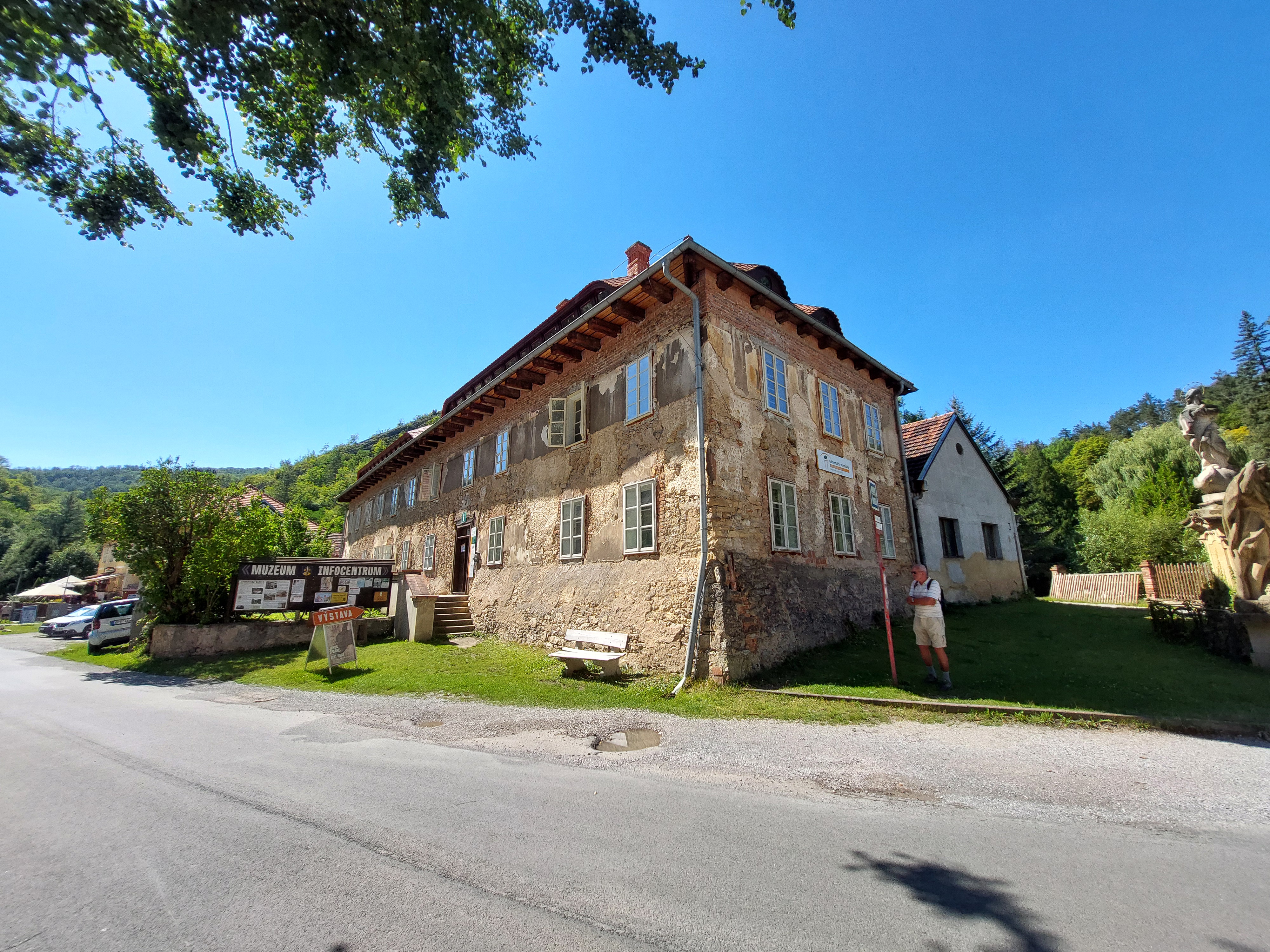 Informační středisko CHKO Český kras Svatý Jan pod Skalou foto 2