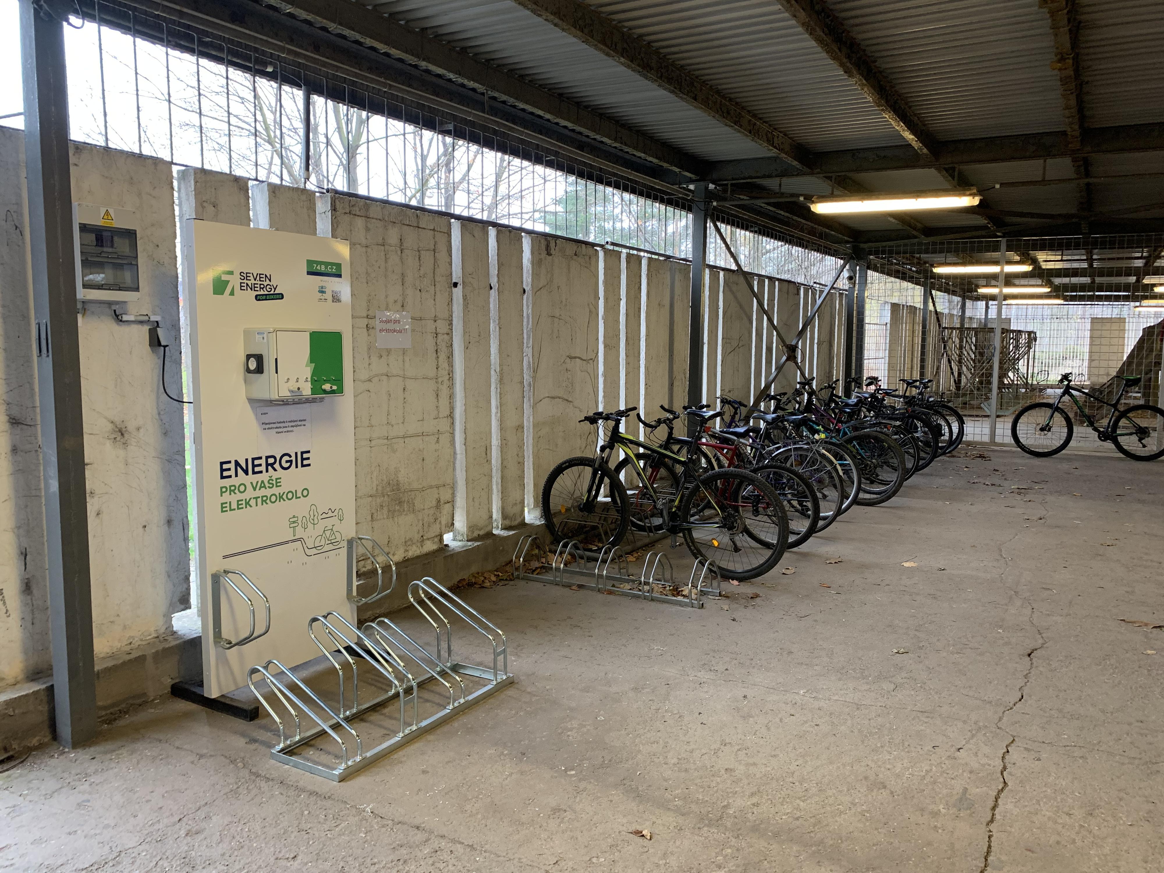 Nabíjecí stanice Elektrárna Chvaletice foto 2