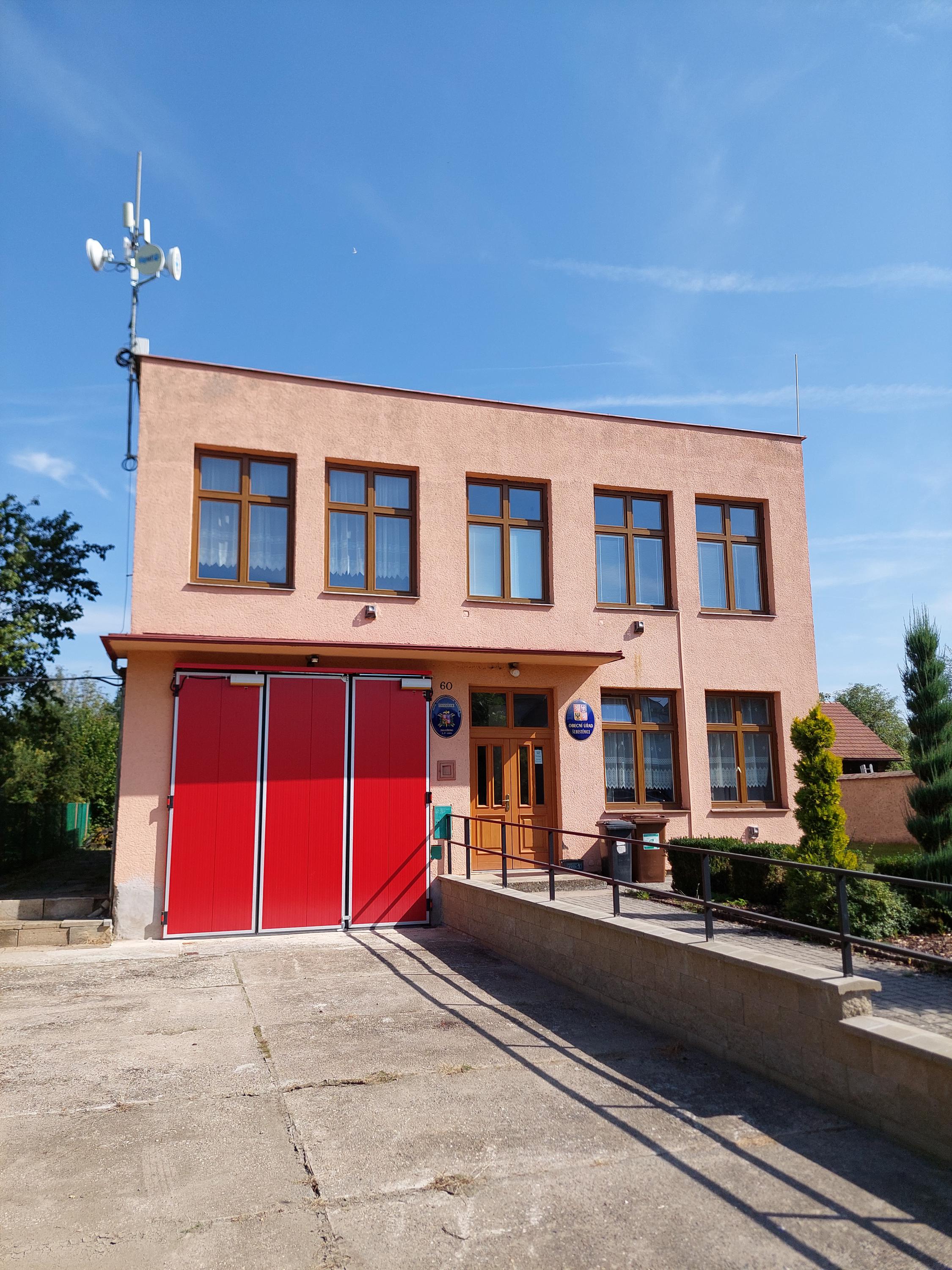 Šebestěnice - obecní úřad foto 1
