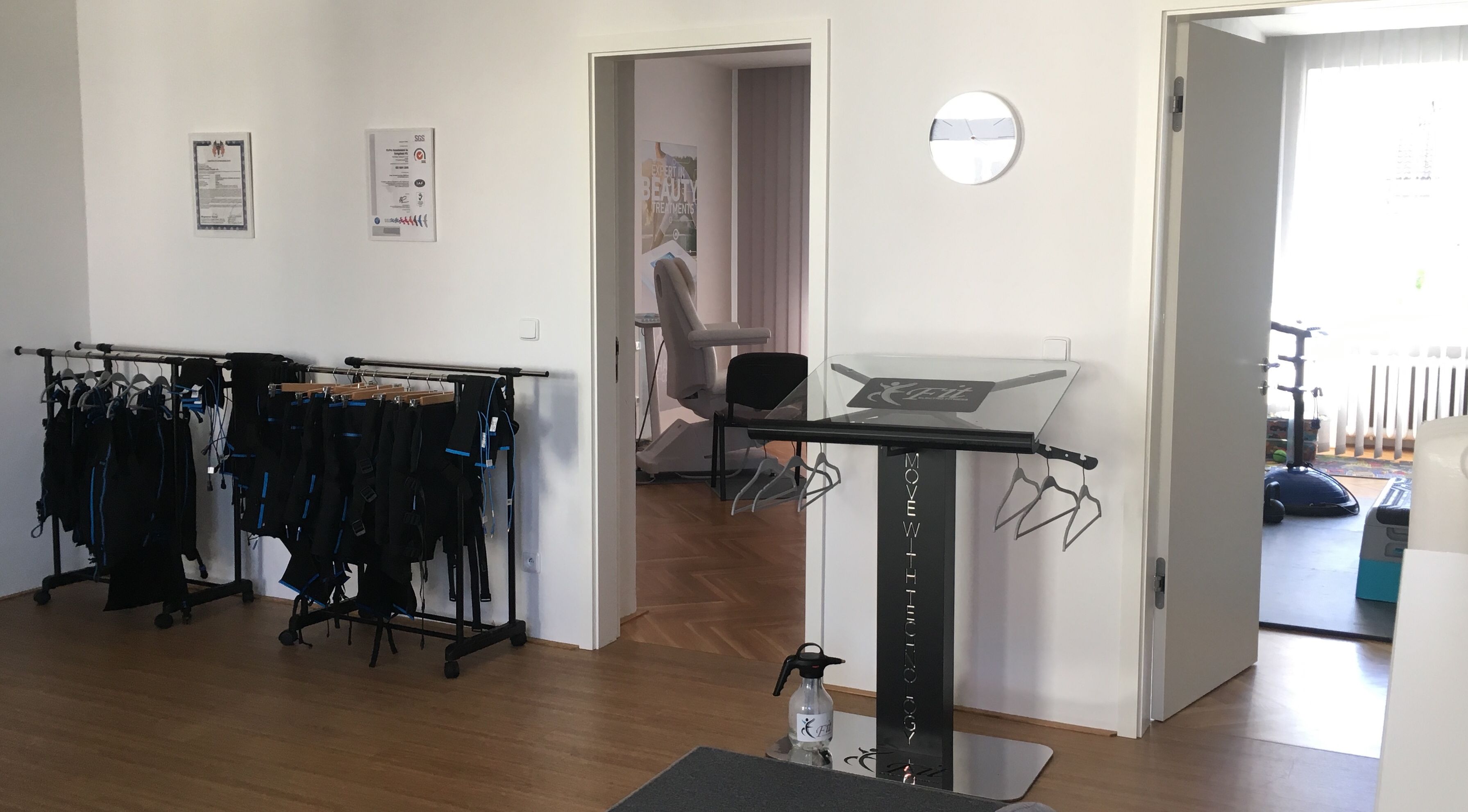 EMS studio DEJSIDVACET foto 2