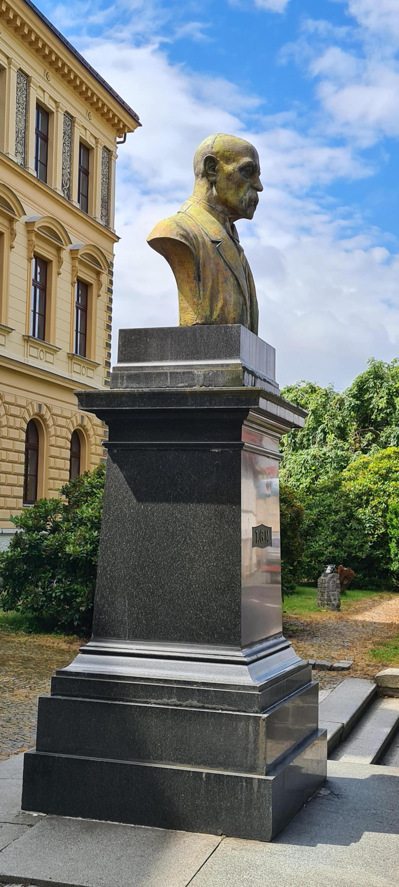 Střední lesnická škola a Střední odborná škola, Šluknov - Školní knihovna foto 4