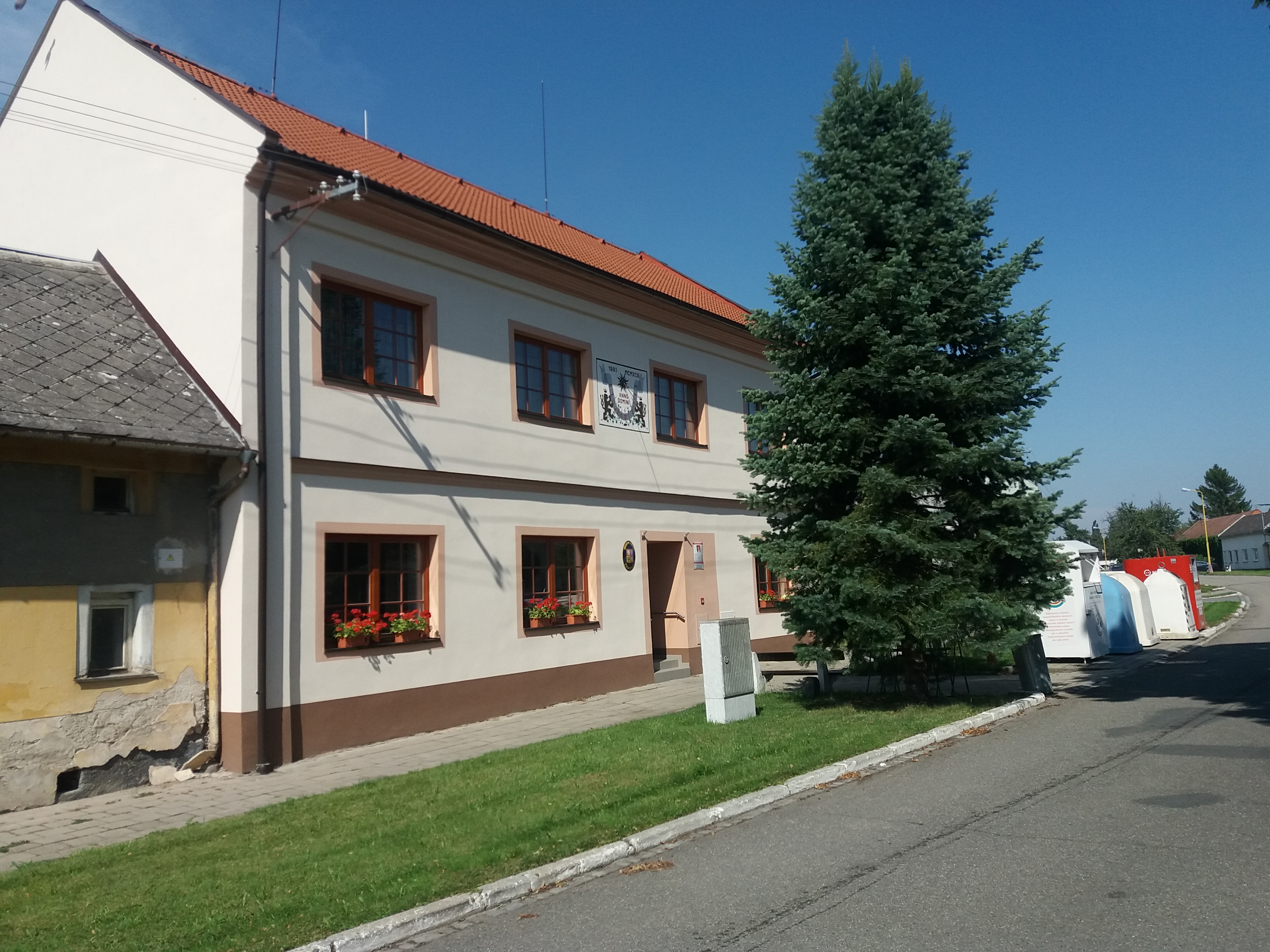 Pravčice - obecní úřad foto 2
