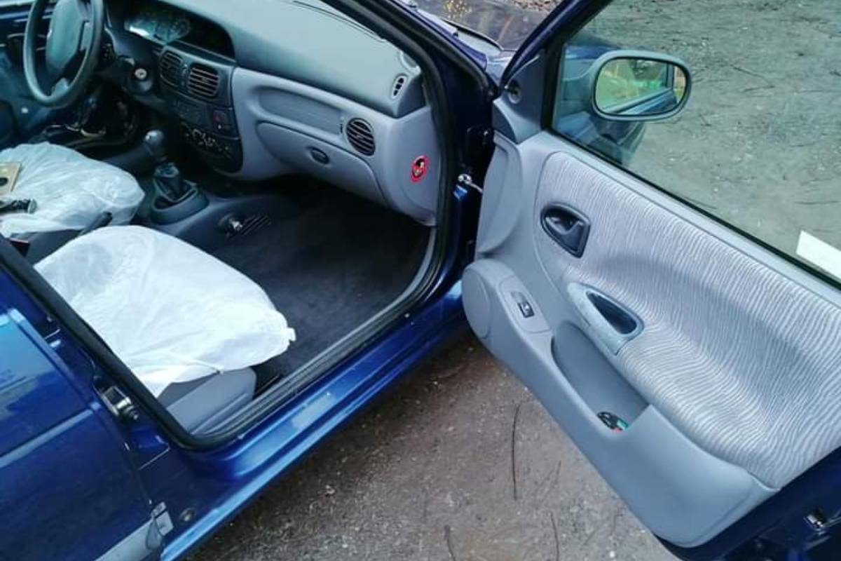 AUTO DETAILER STŘÍBRO