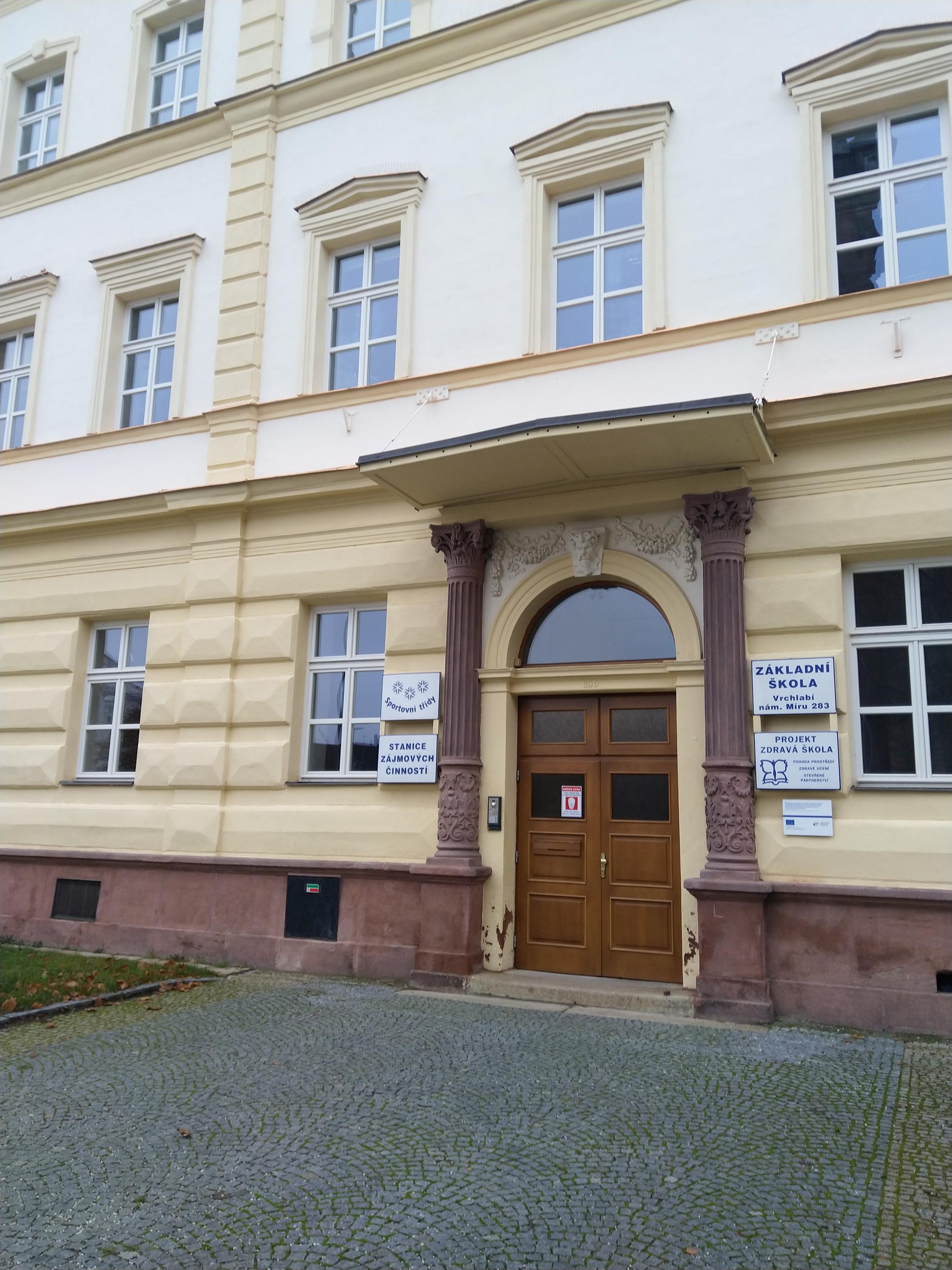 ZŠ Vrchlabí, nám. Míru foto 2