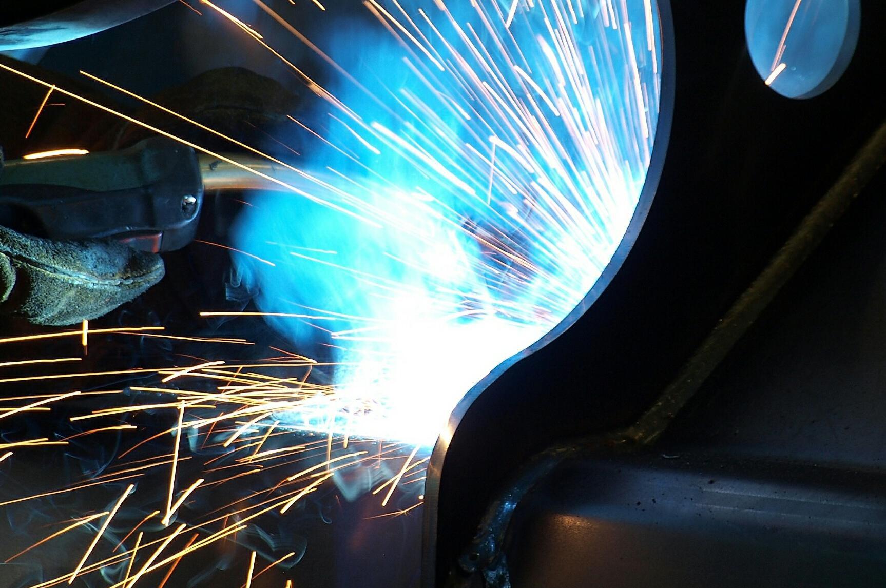 Oprava hliníkových nástaveb návěsů a přívěsů - Tomáš Šťovíček