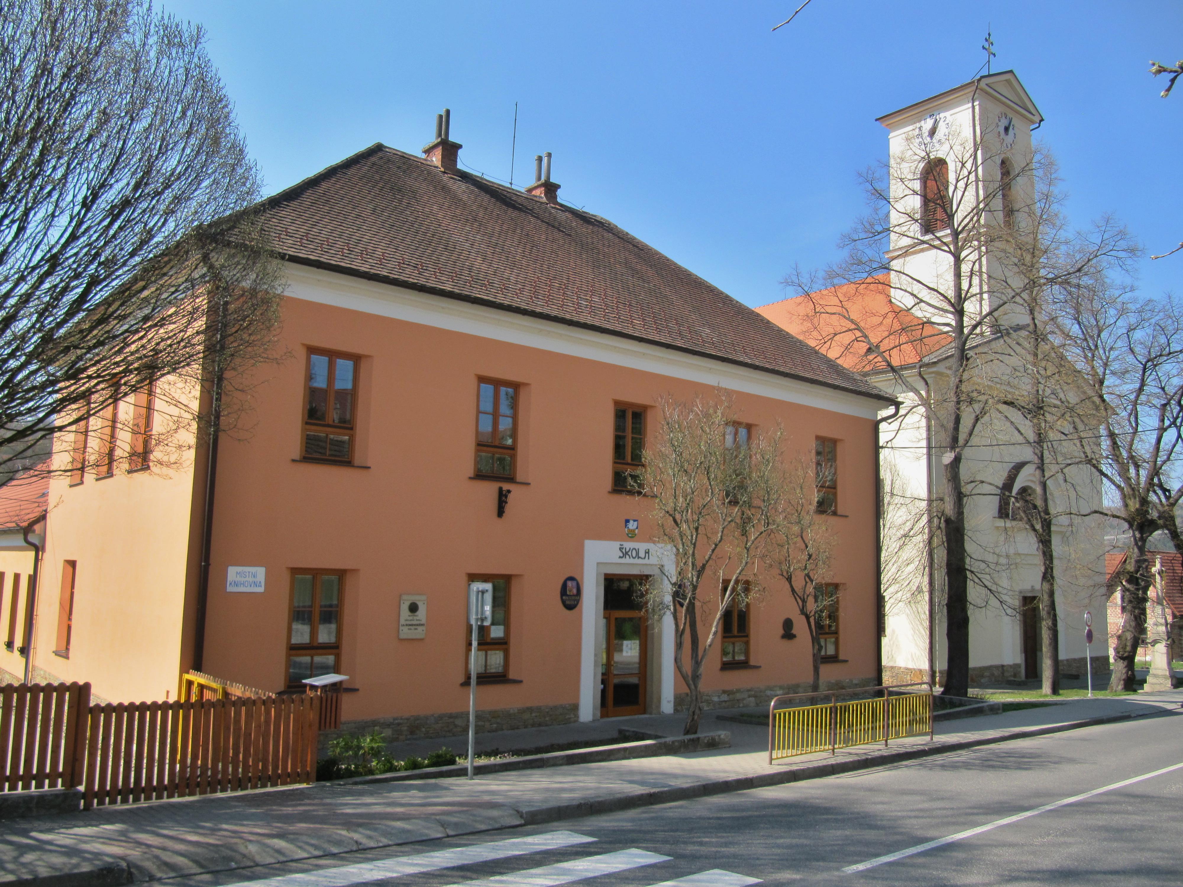 ZŠ a MŠ Jana Amose Komenského, Komňa