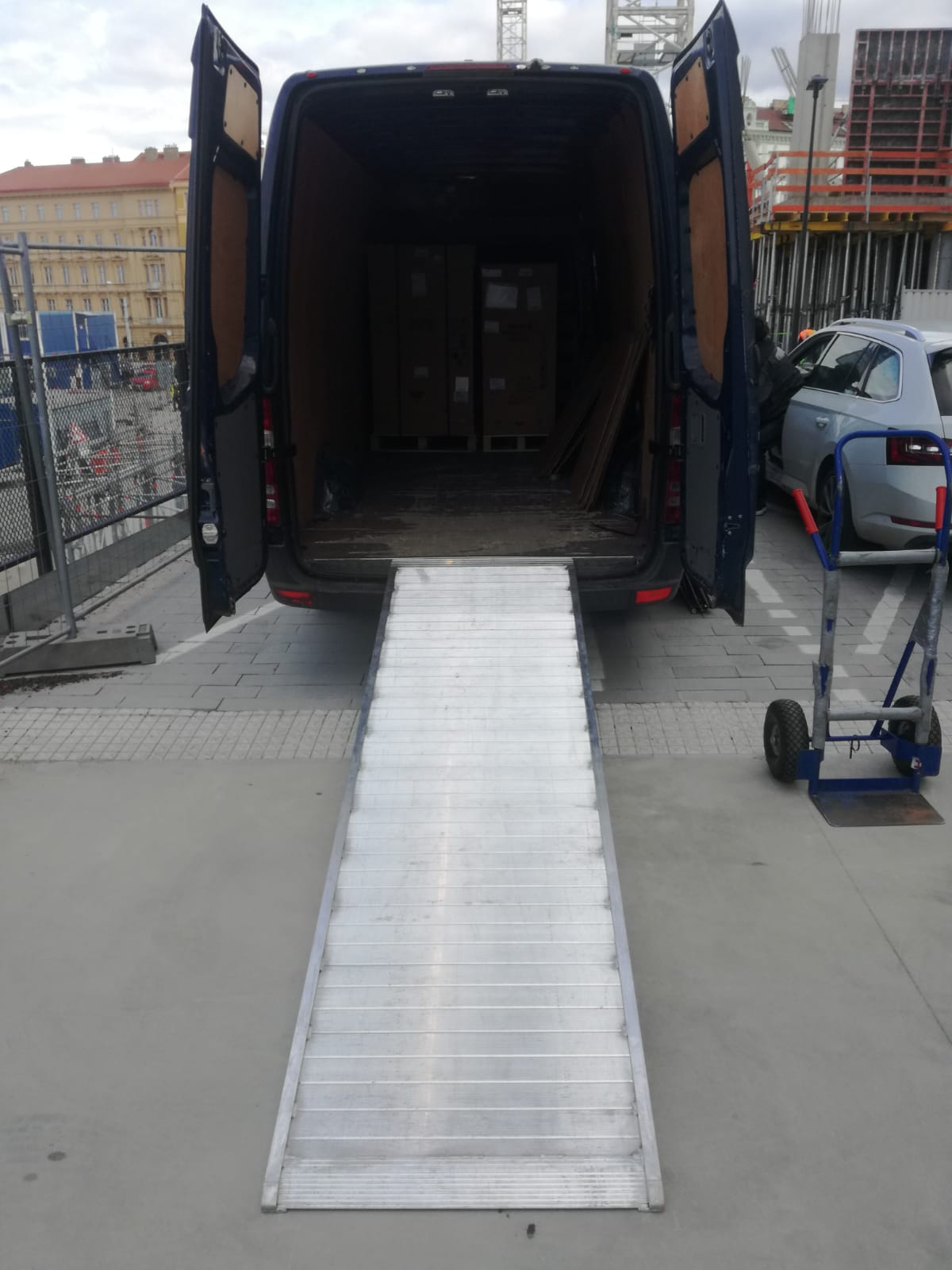 CrewTrans s.r.o. - Specializovaná stěhovací autodoprava foto 3