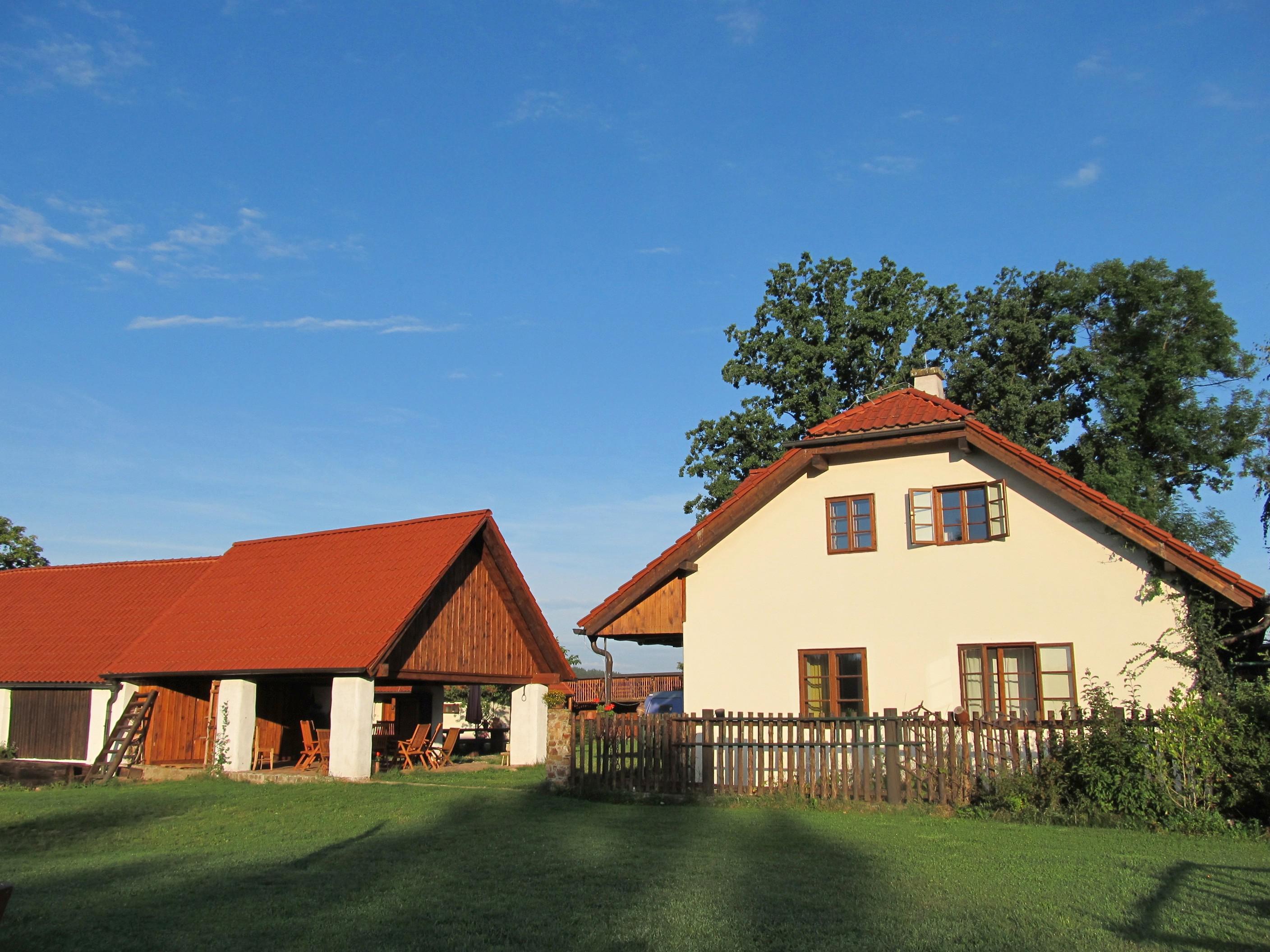 Samota u houpacího koně foto 3