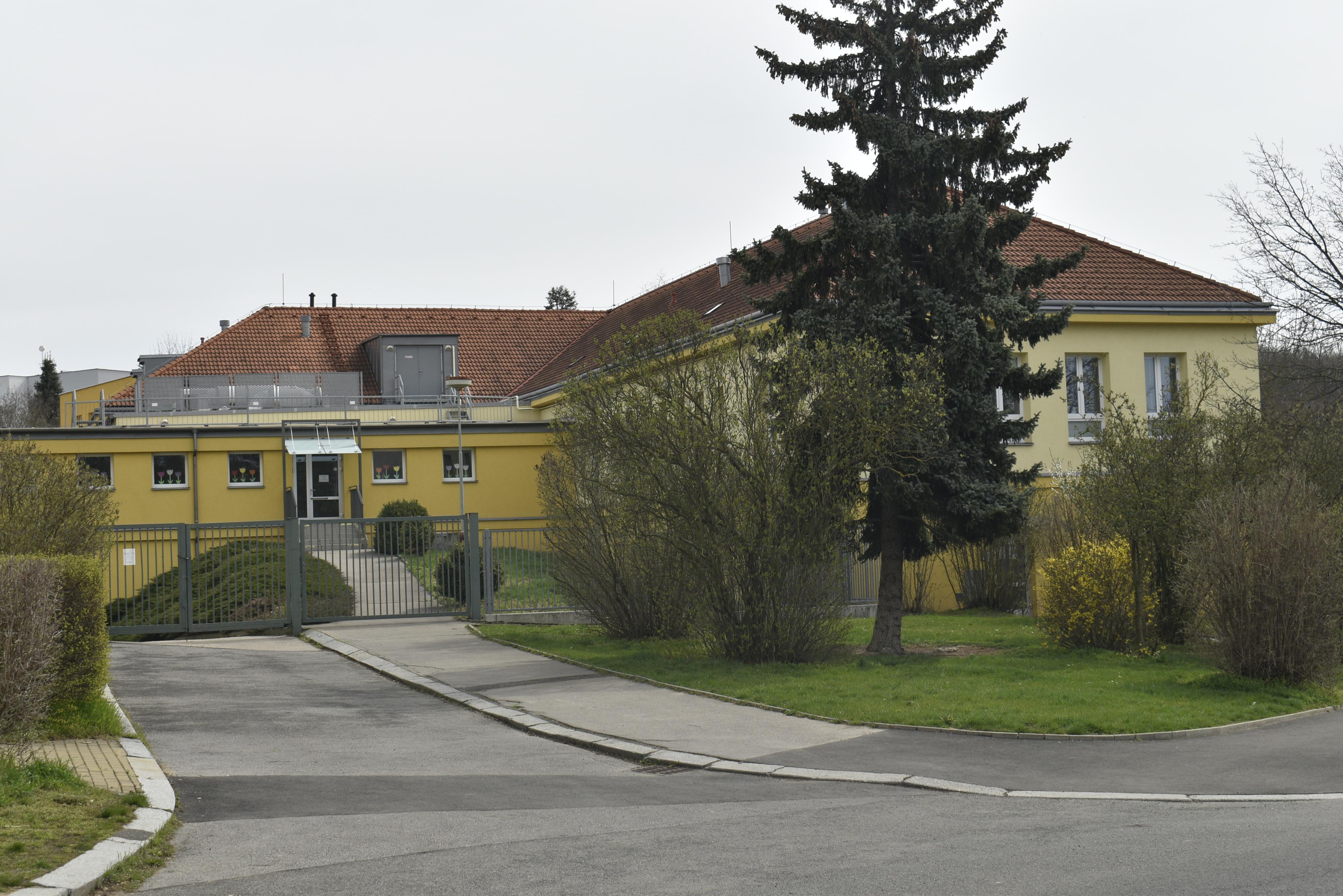MŠ Praha, Jitřní foto 1