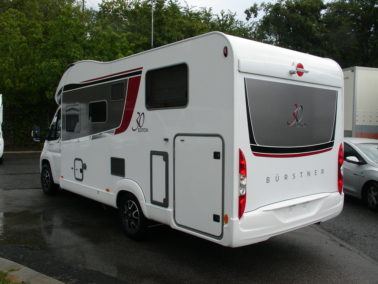 Půjčovna obytných vozů MB foto 3