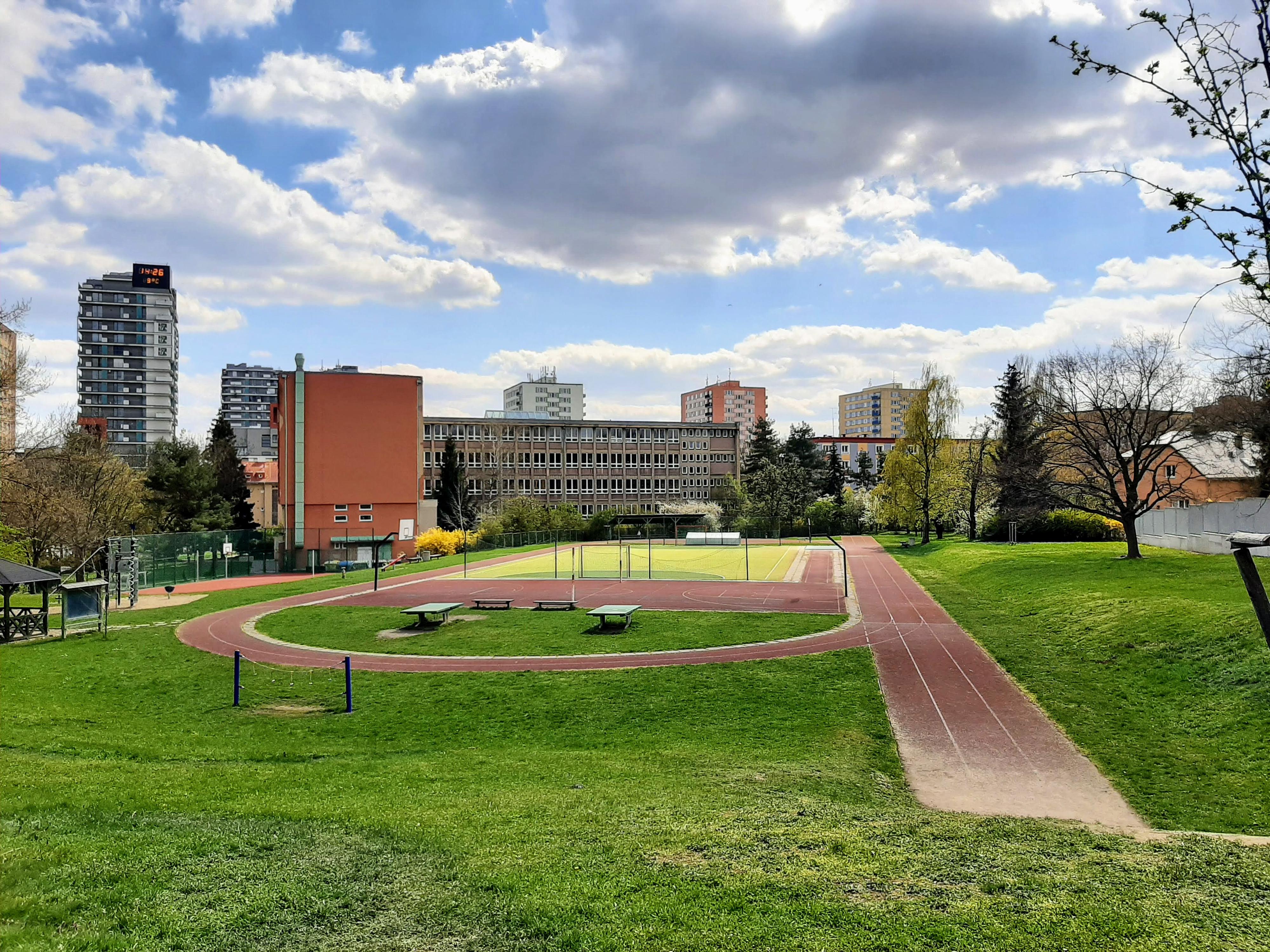 ZŠ Praha 10, Nad Vodovodem foto 2