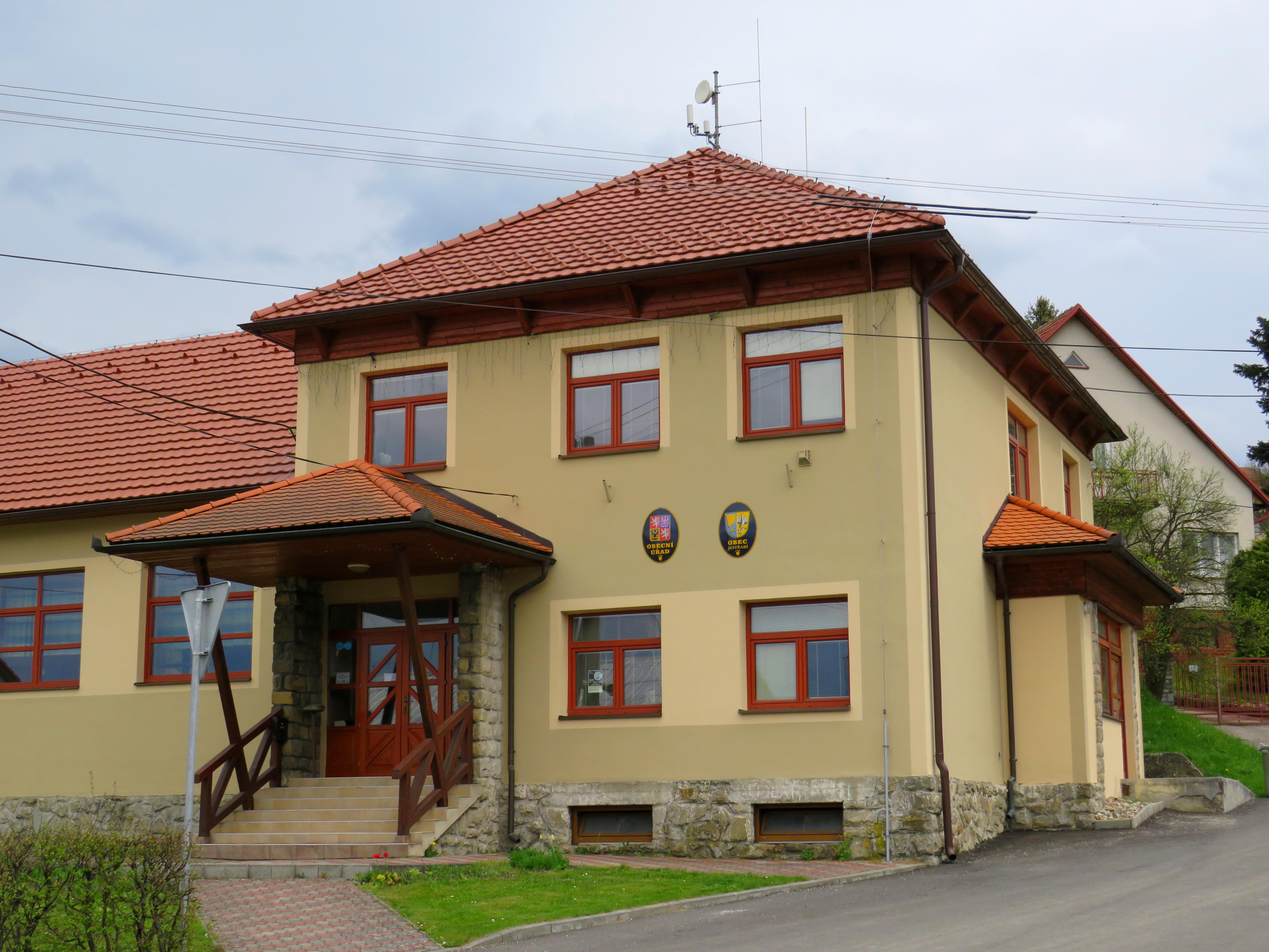 Jestřabí - obecní úřad foto 4