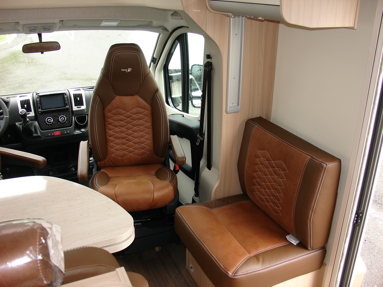 Půjčovna obytných vozů MB foto 3