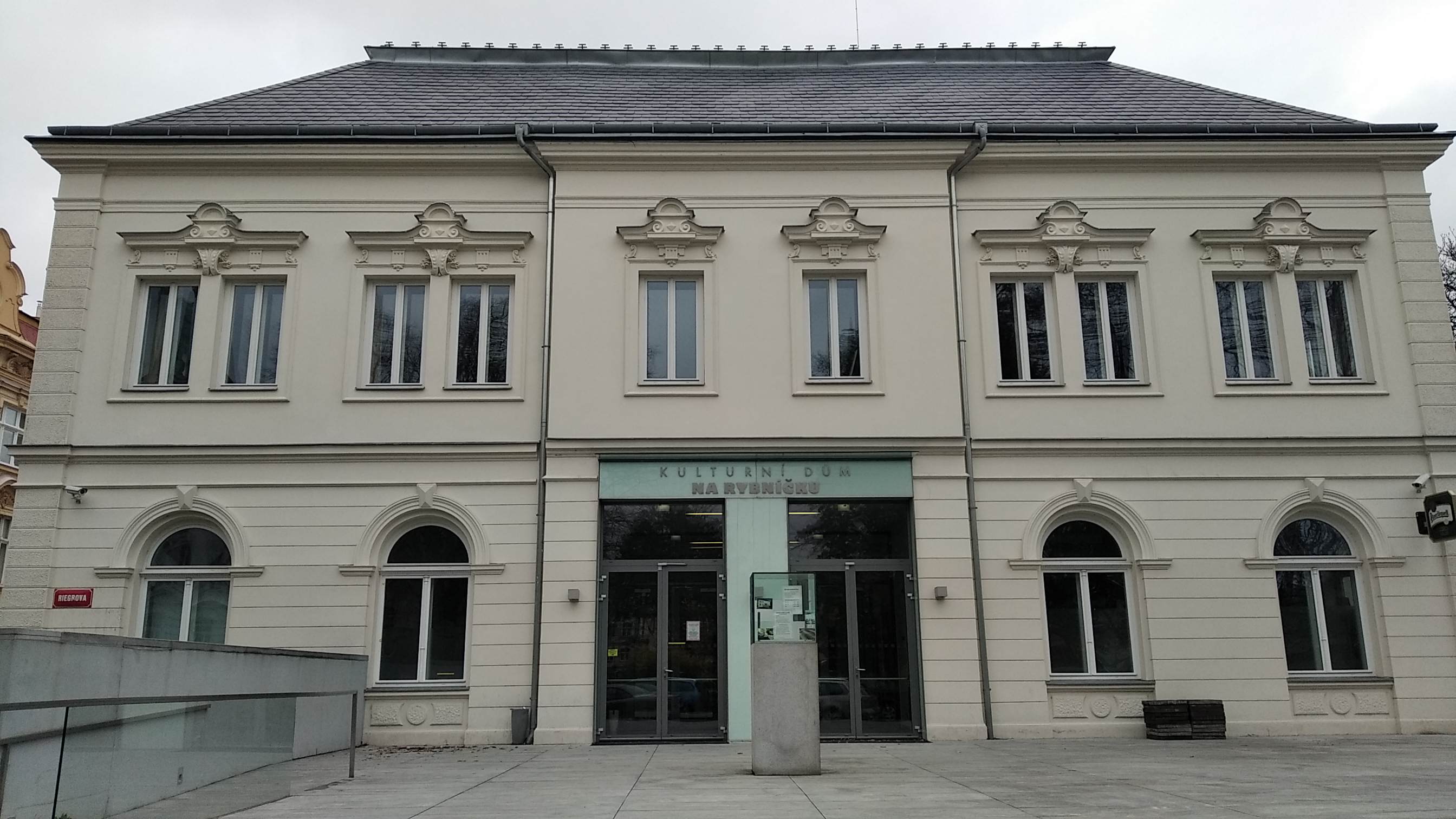 Restaurace a Kulturní Dům Na Rybníčku foto 5