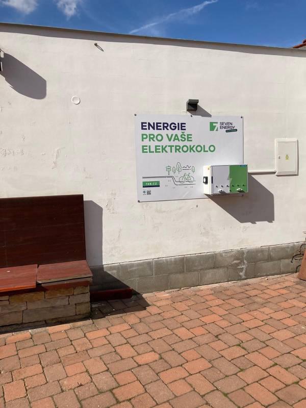 Nabíjecí stanice Bowling Bar Peklo foto 2