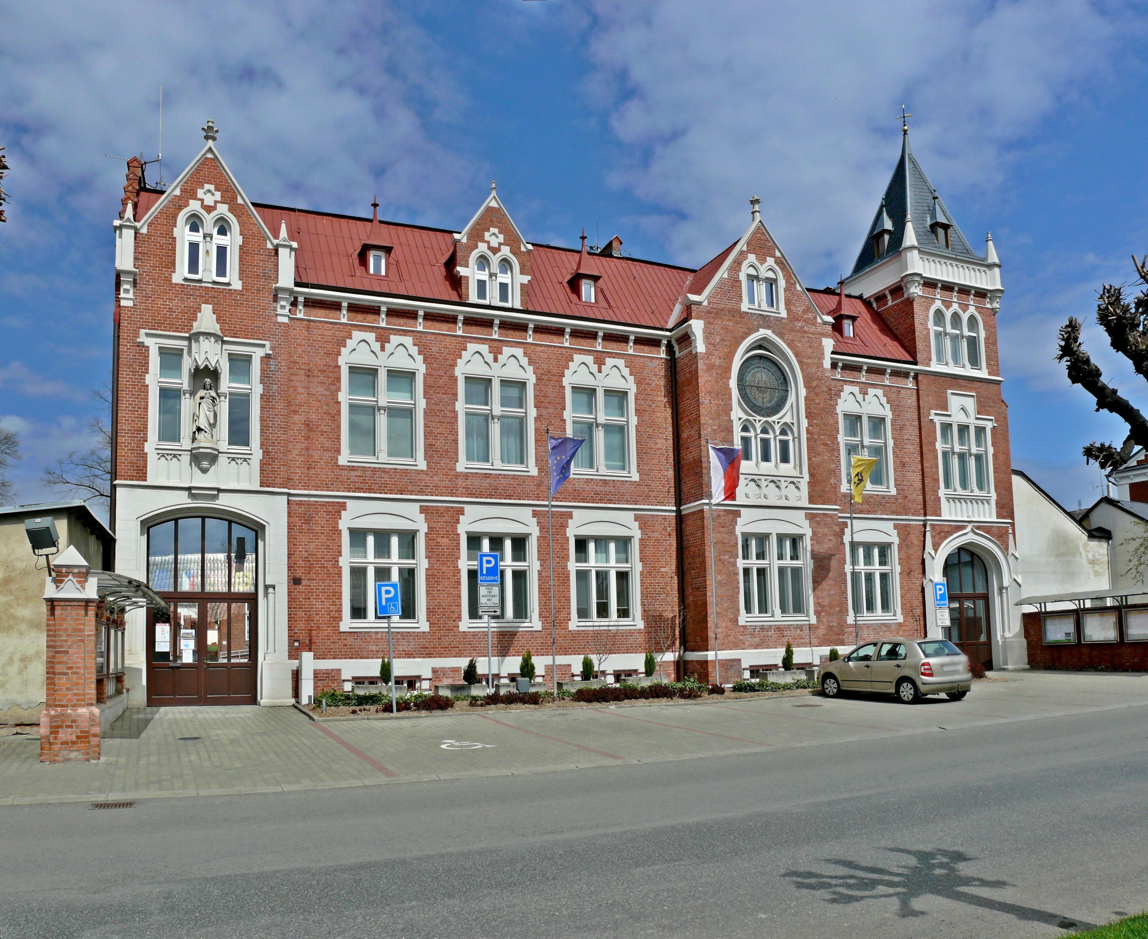 Kravaře - městský úřad foto 3