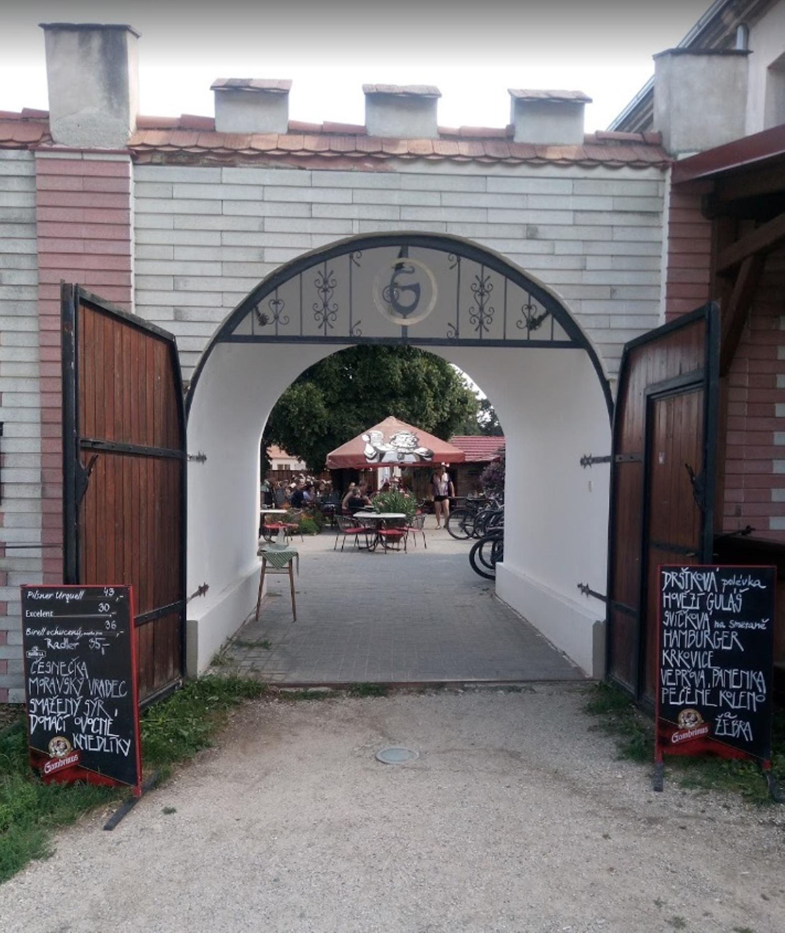 Hospoda Na hradbách foto 3