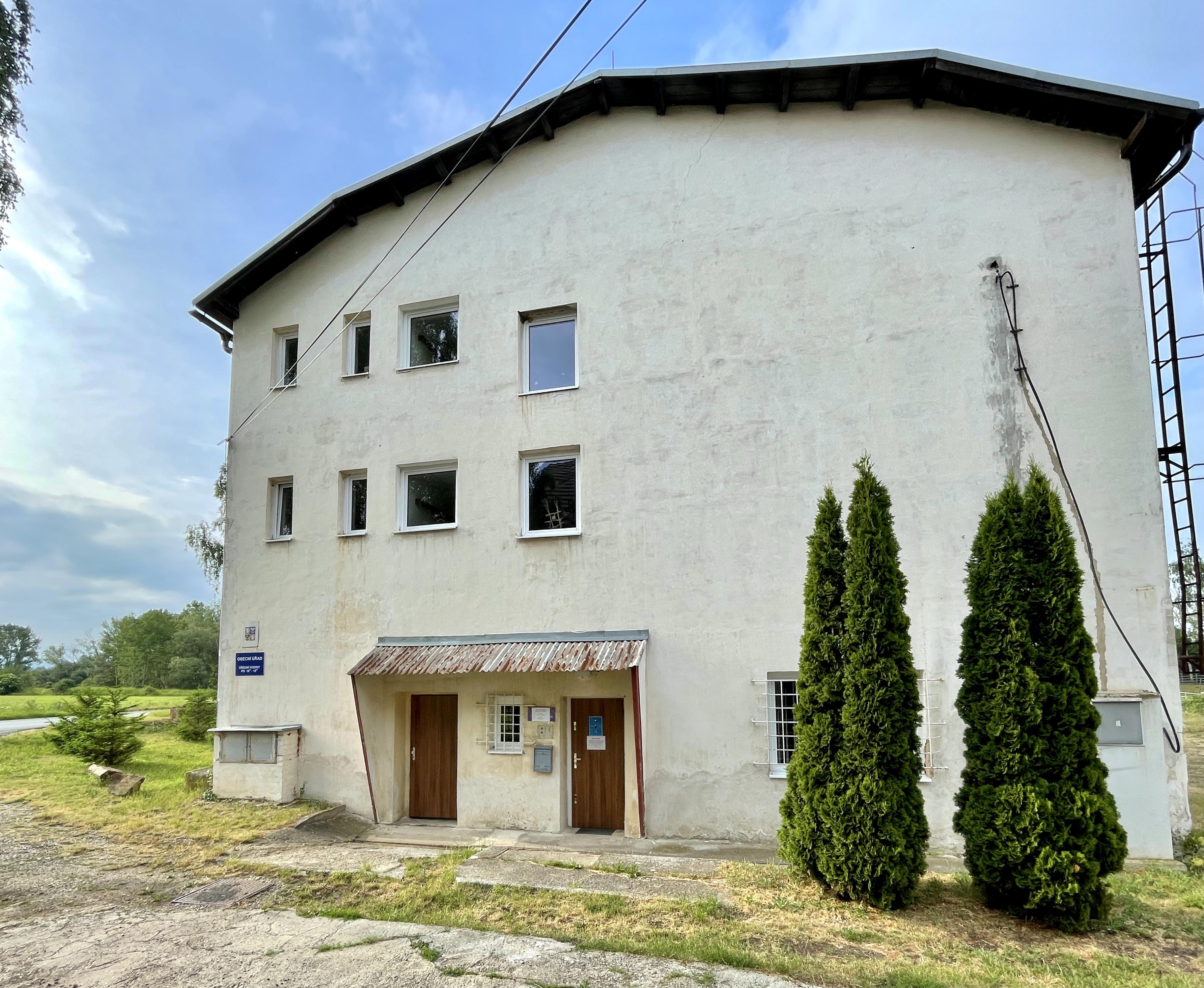 Všehrdy - obecní úřad foto 2
