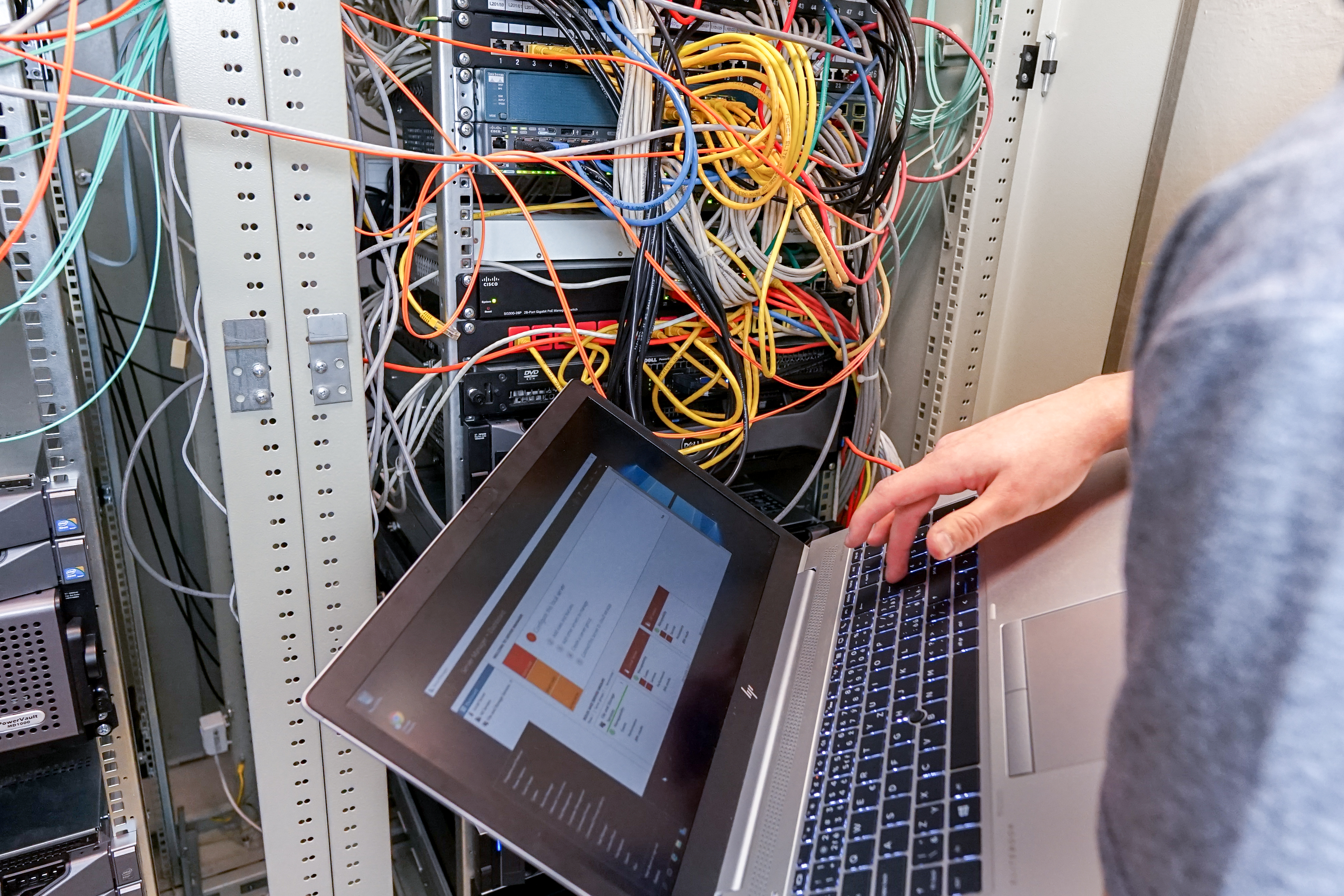 Soukromá střední škola výpočetní techniky foto 6