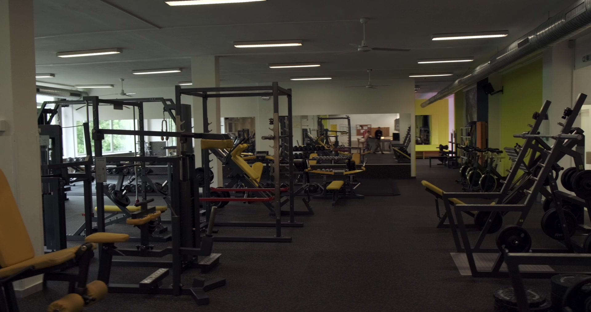 Blackfield gym foto 2 (náhled videa)