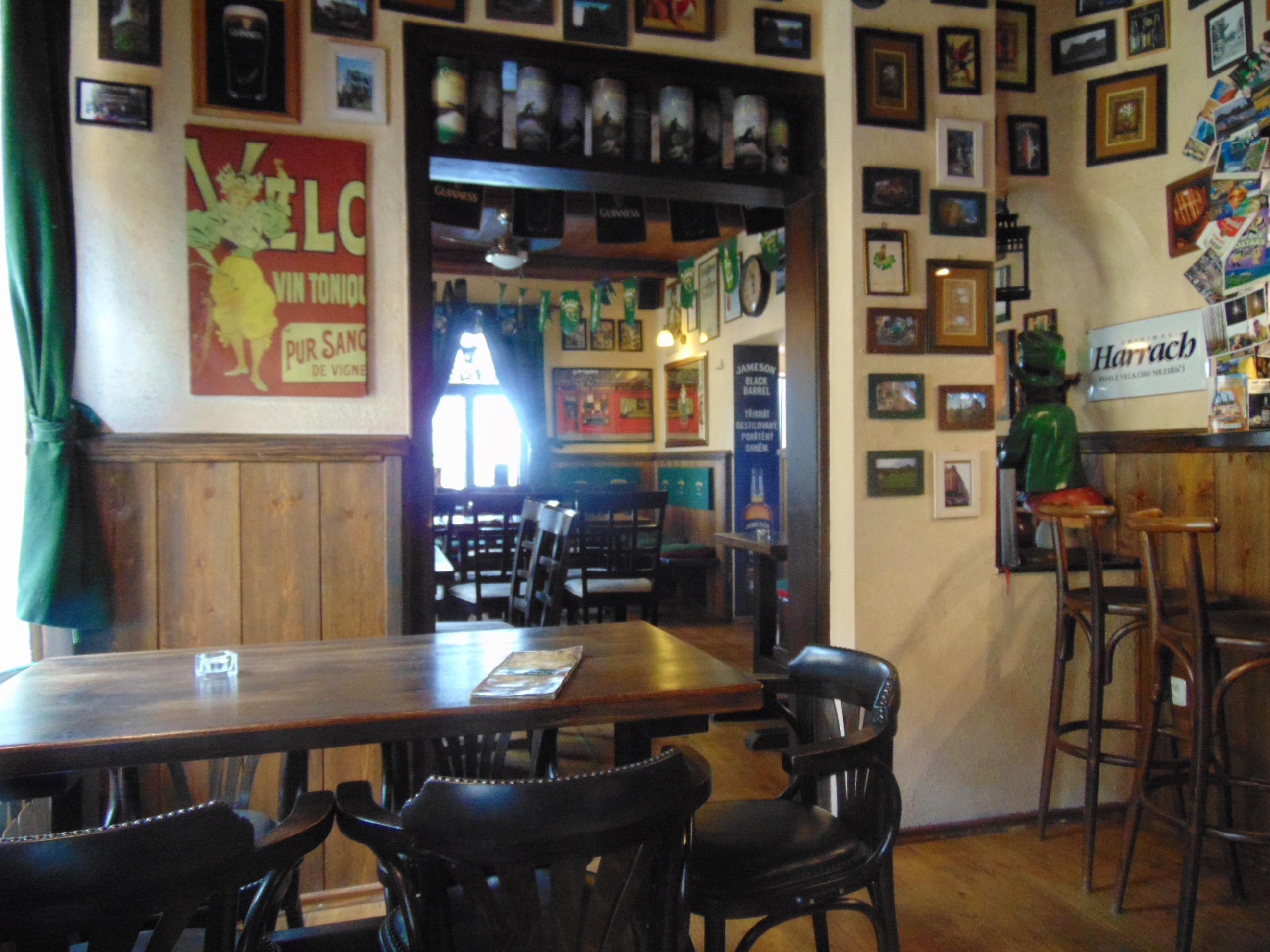 Lucky's Original Irish Pub foto 2