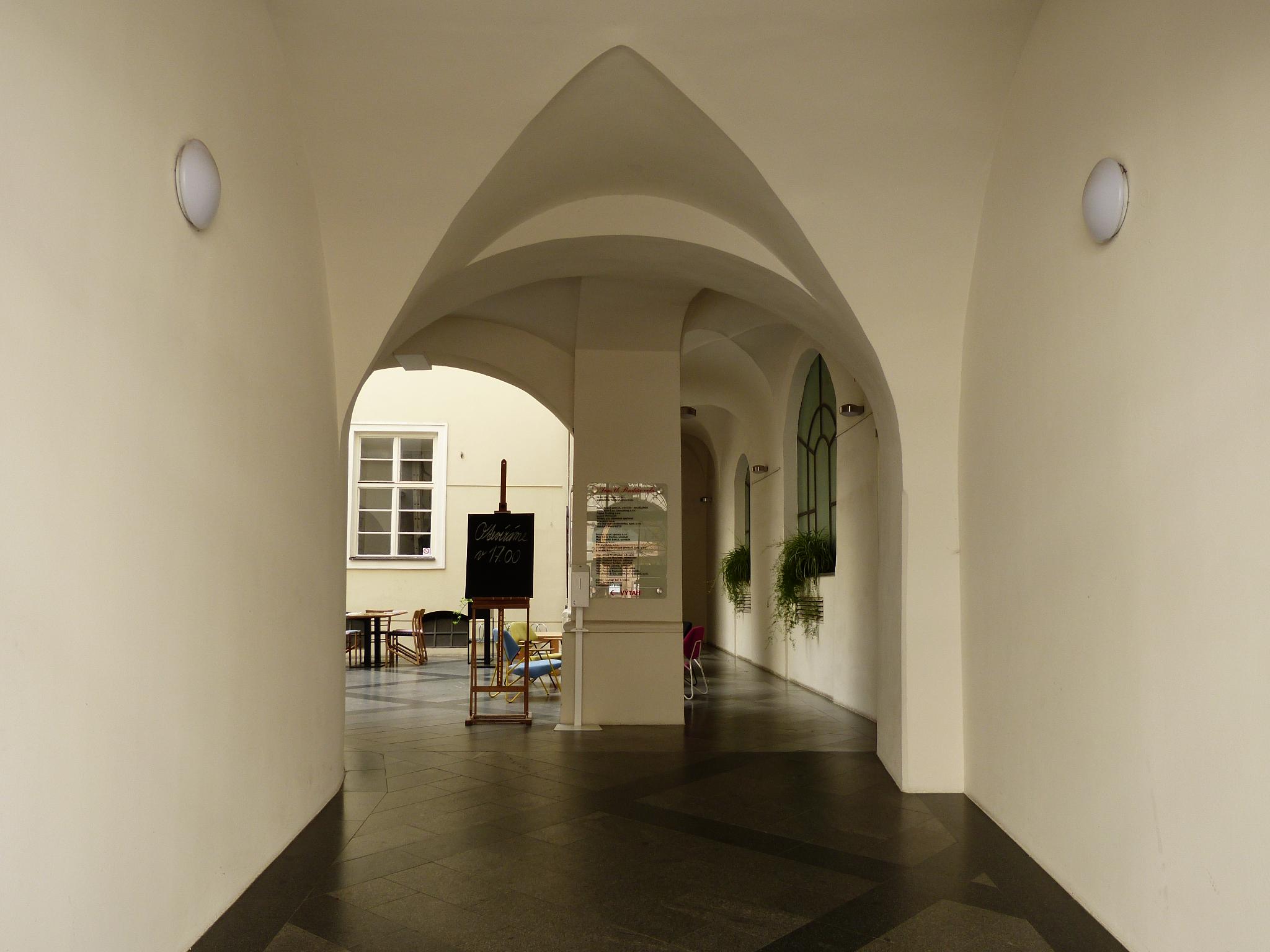 Atelier Bar & Bistro