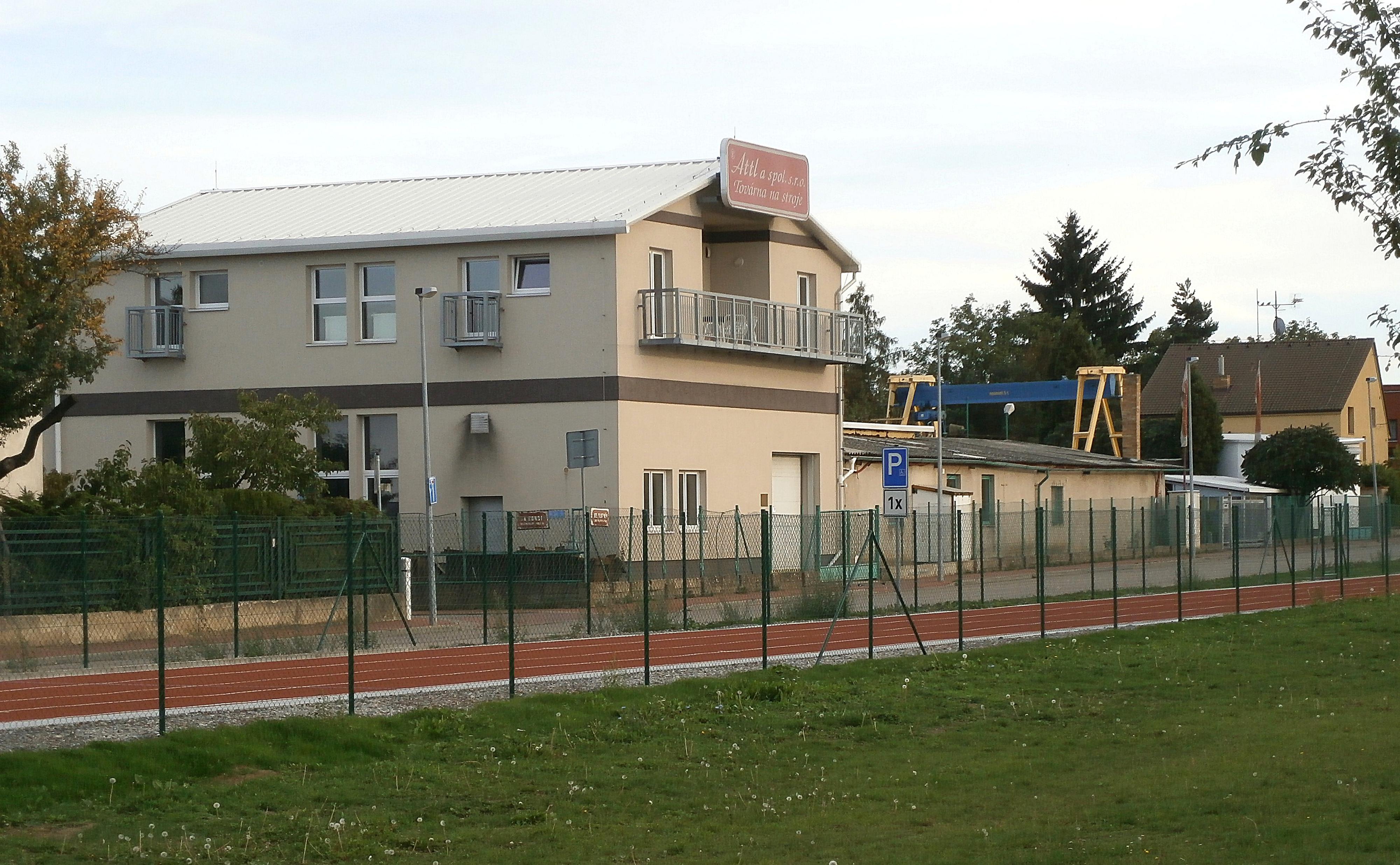 Attl a spol. s.r.o. Továrna na stroje foto 2