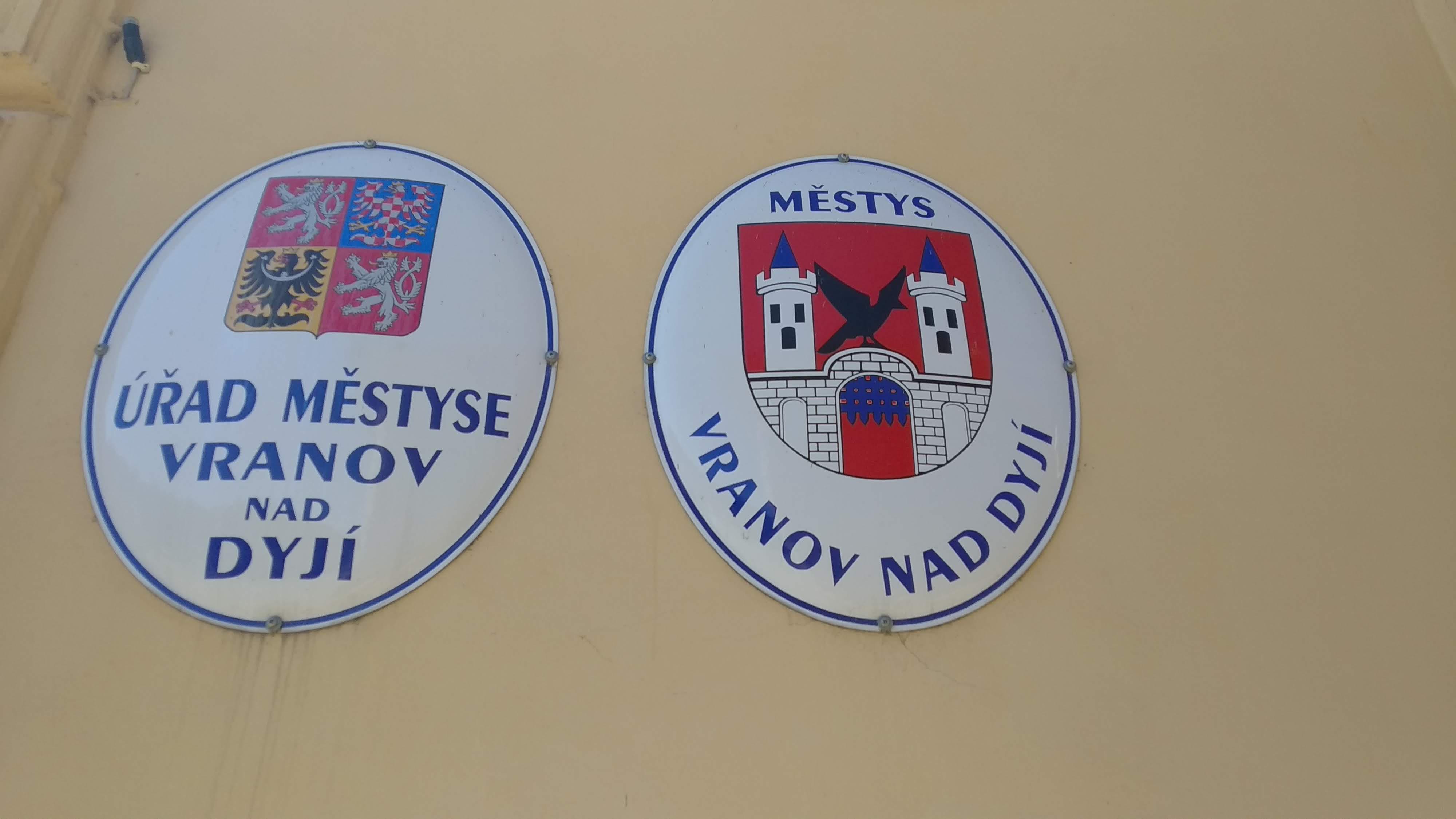 Vranov nad Dyjí - úřad městyse foto 3