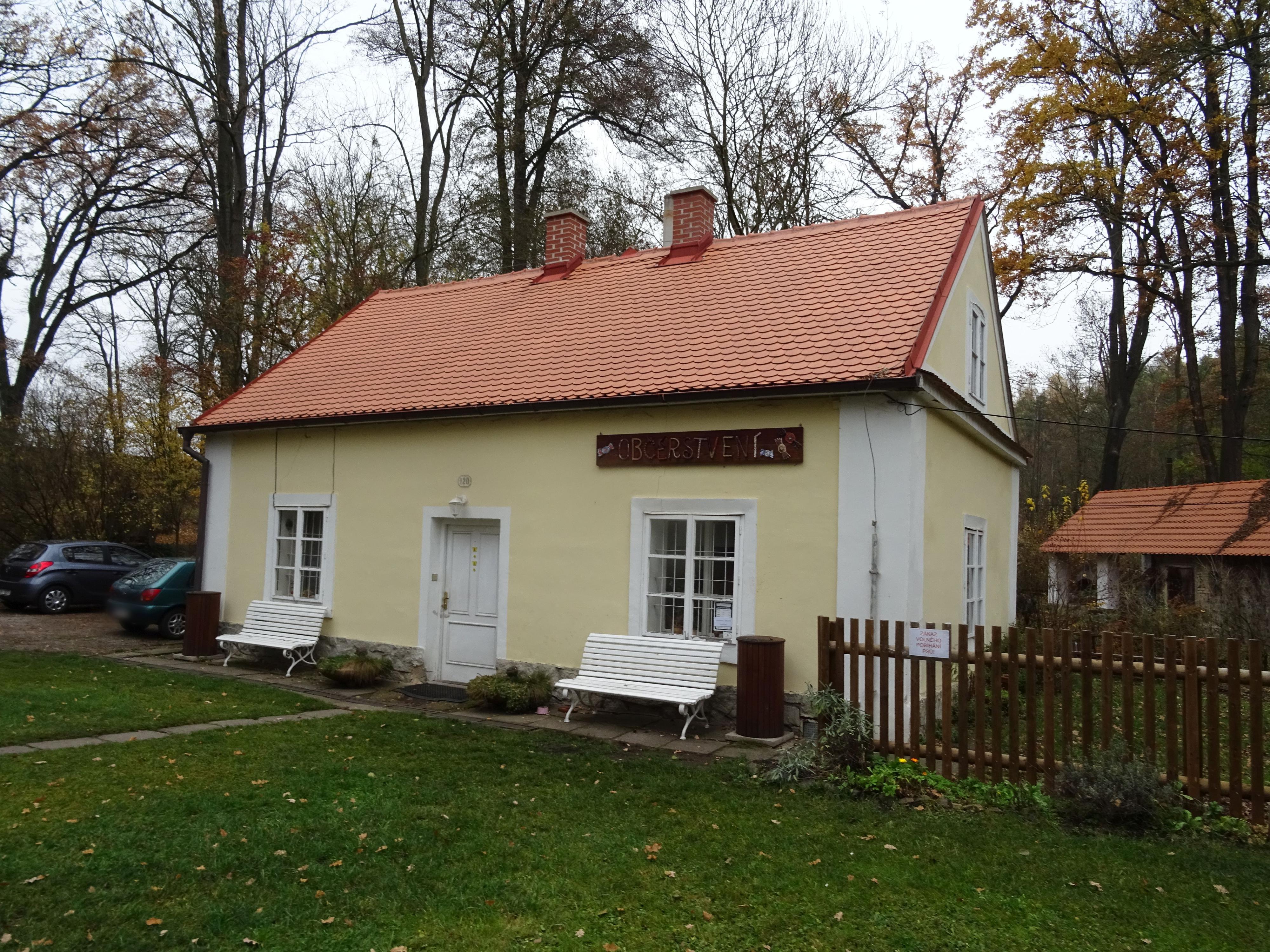 Občerstvení U Památníku foto 2