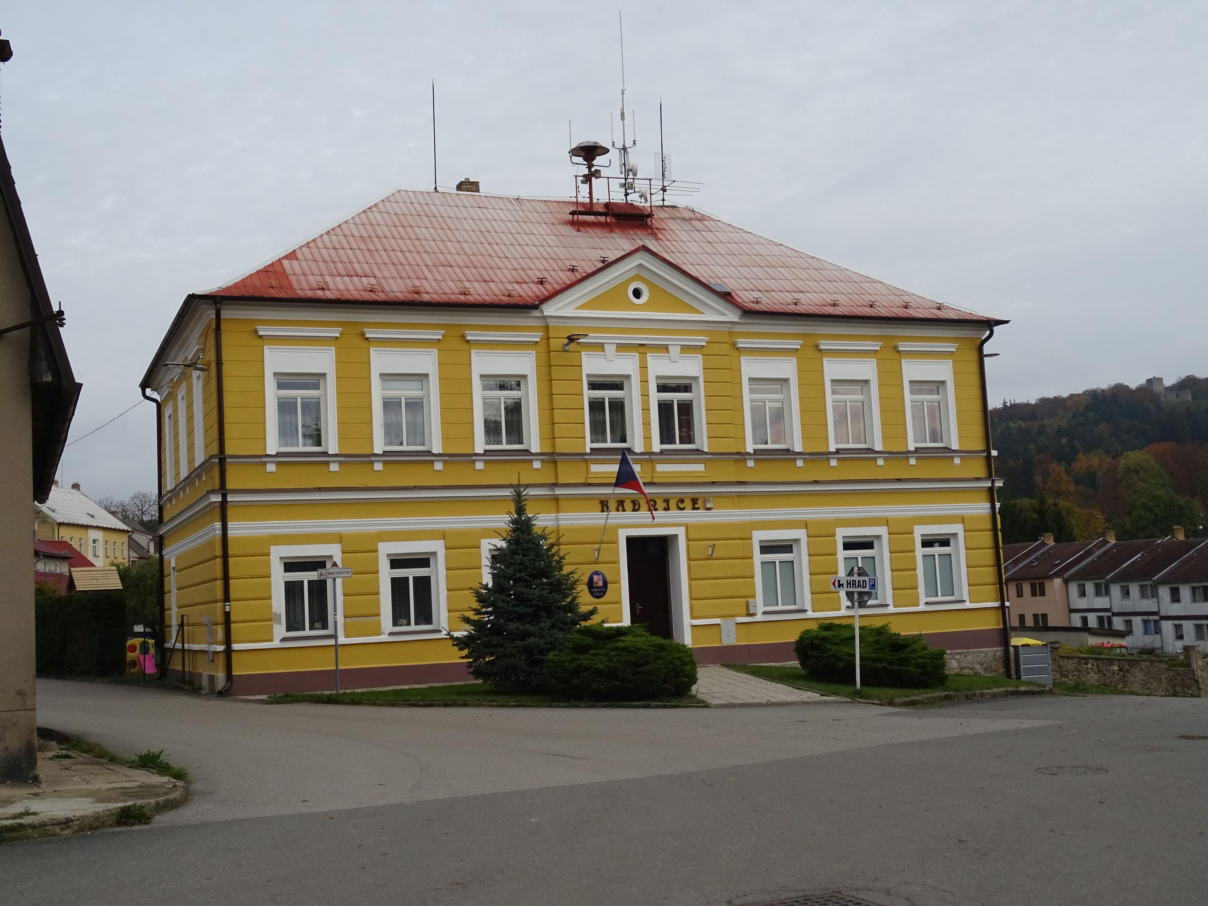 Choustník - obecní úřad foto 3