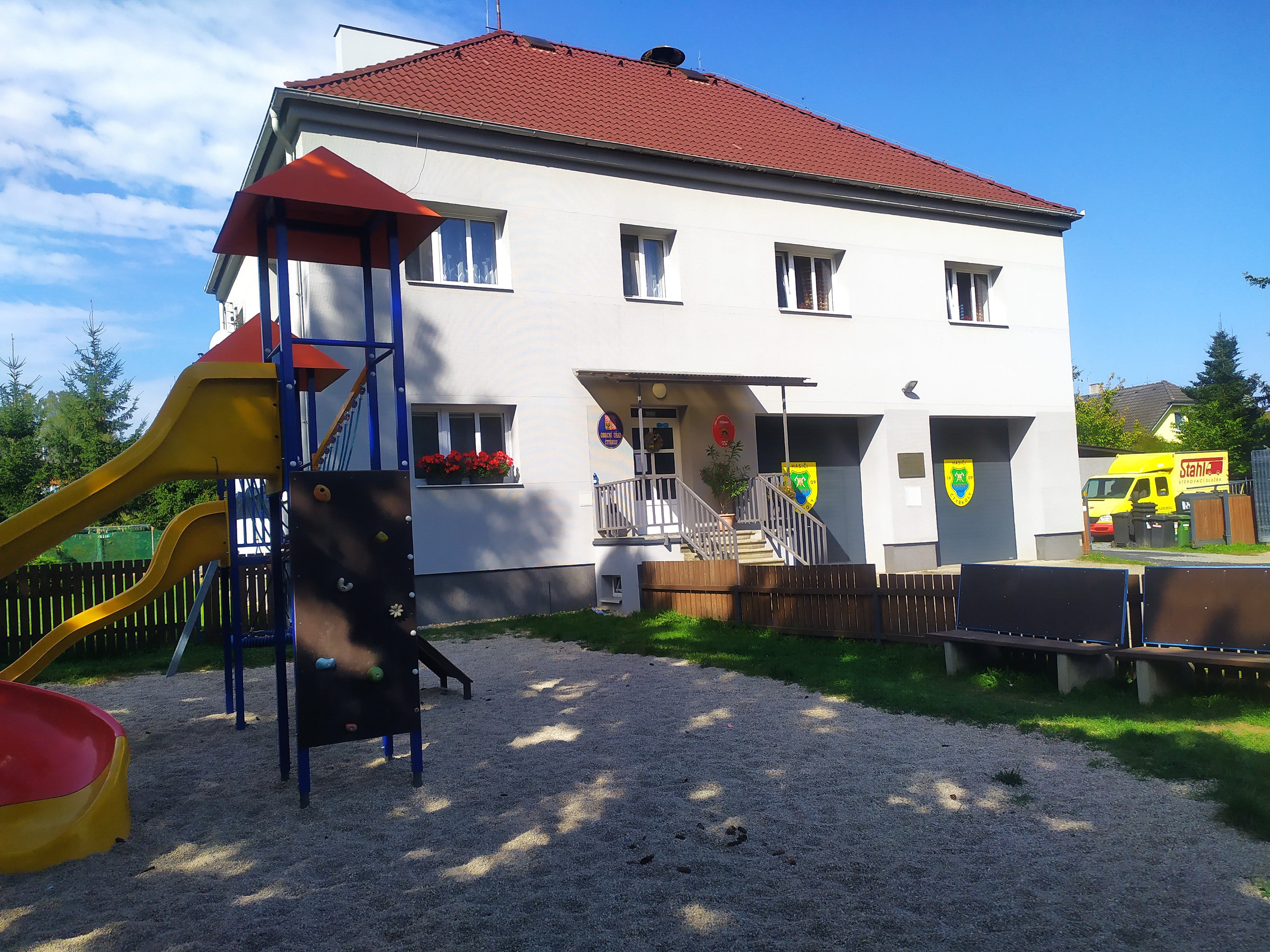 Čtyřkoly - obecní úřad foto 2