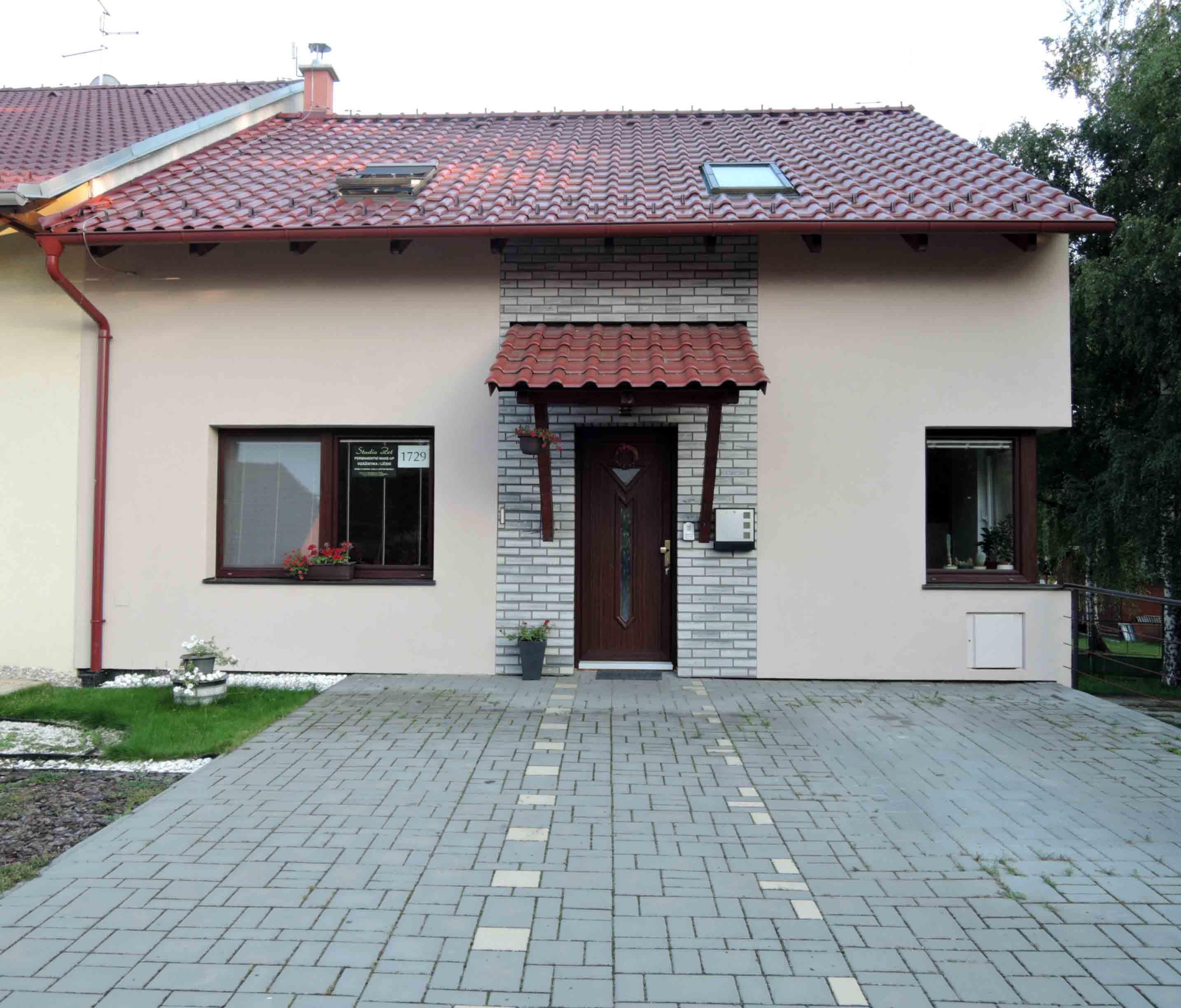 Zuzana Šaradinová, Studio Zet