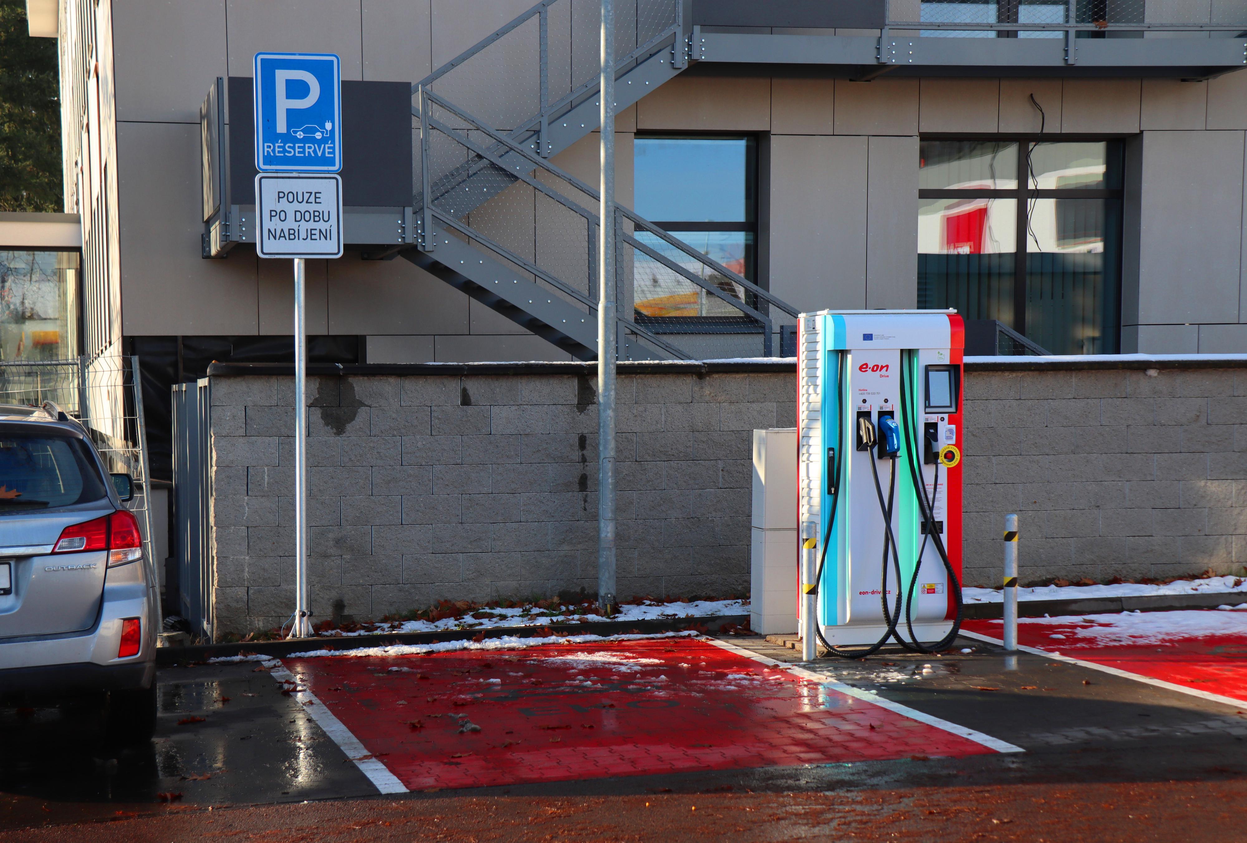 Dobíjecí stanice E.ON Drive
