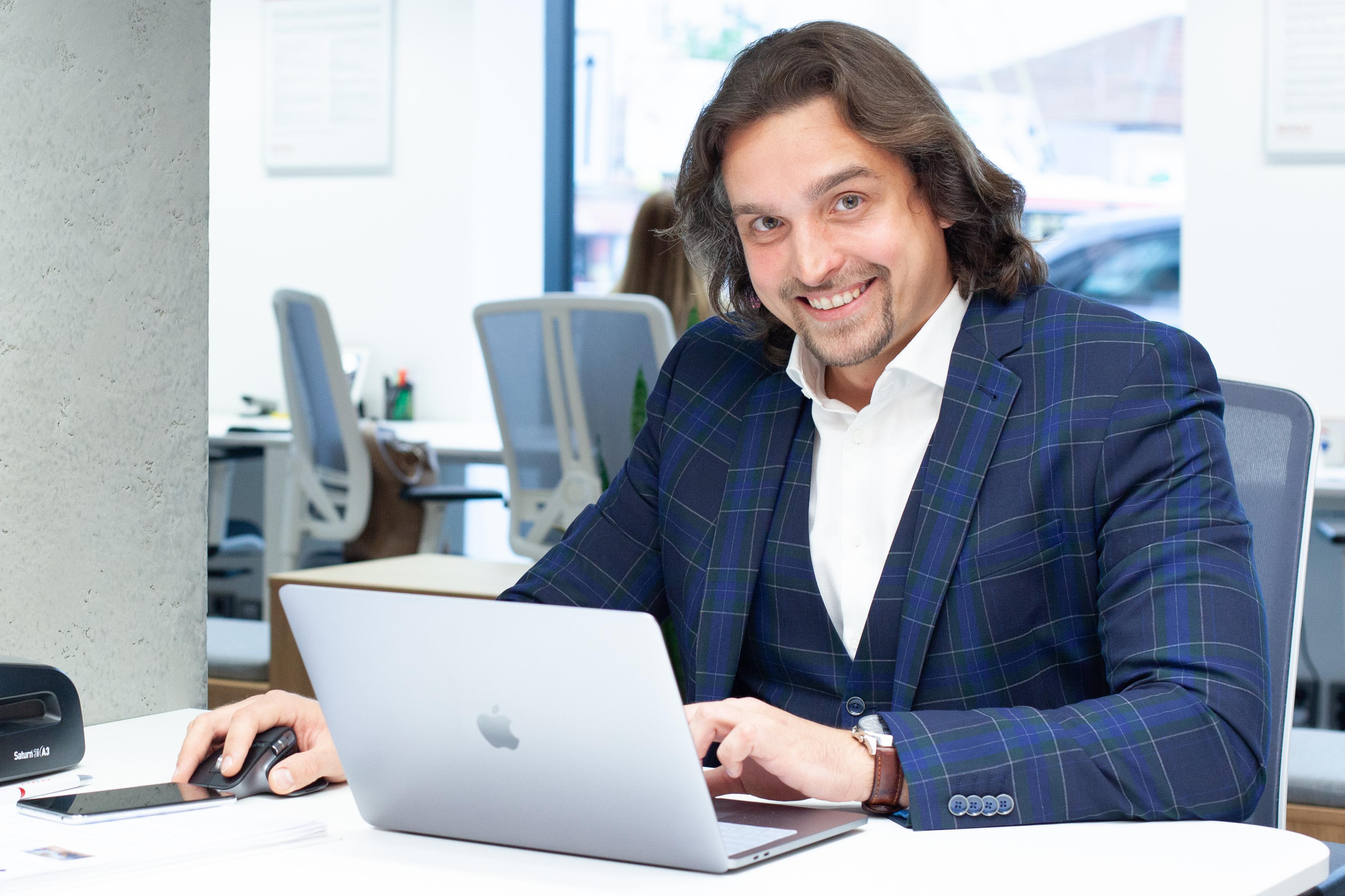 Igor Loškár - realitní makléř RE/MAX Delux