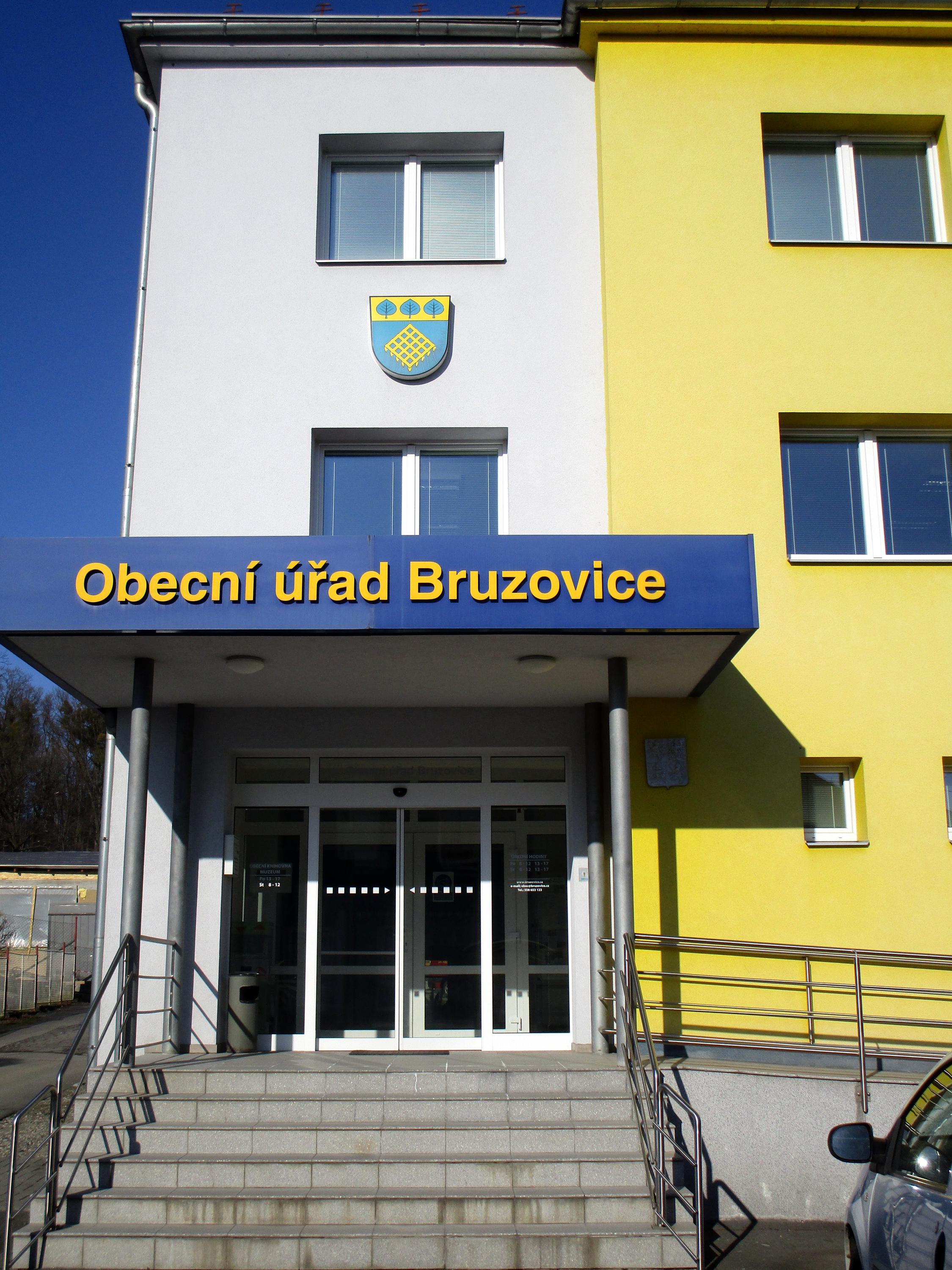 Bruzovice - obecní úřad foto 4