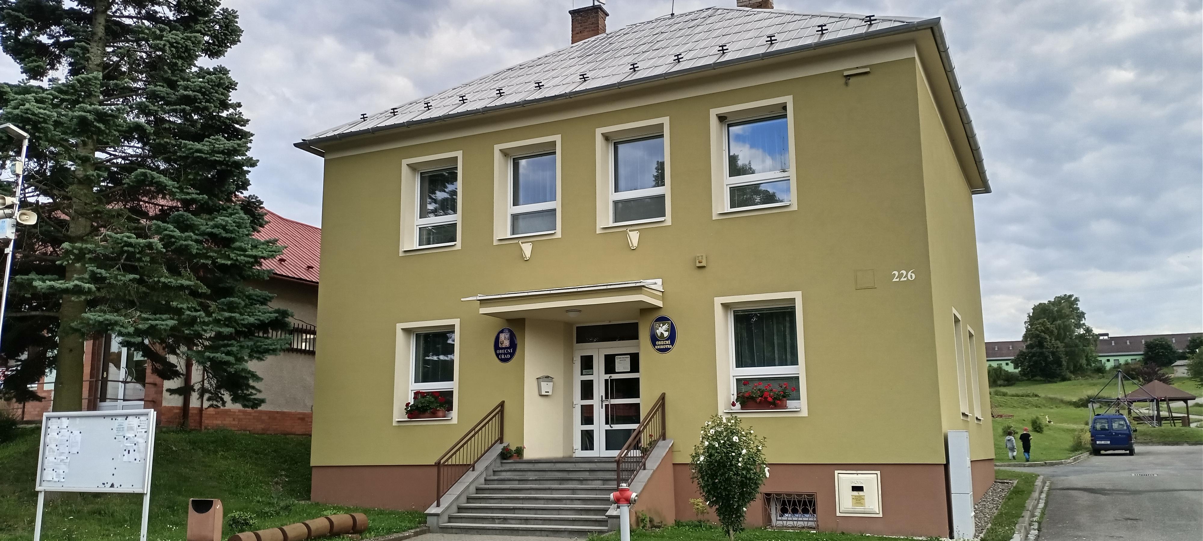 Bratřejov - obecní úřad foto 2