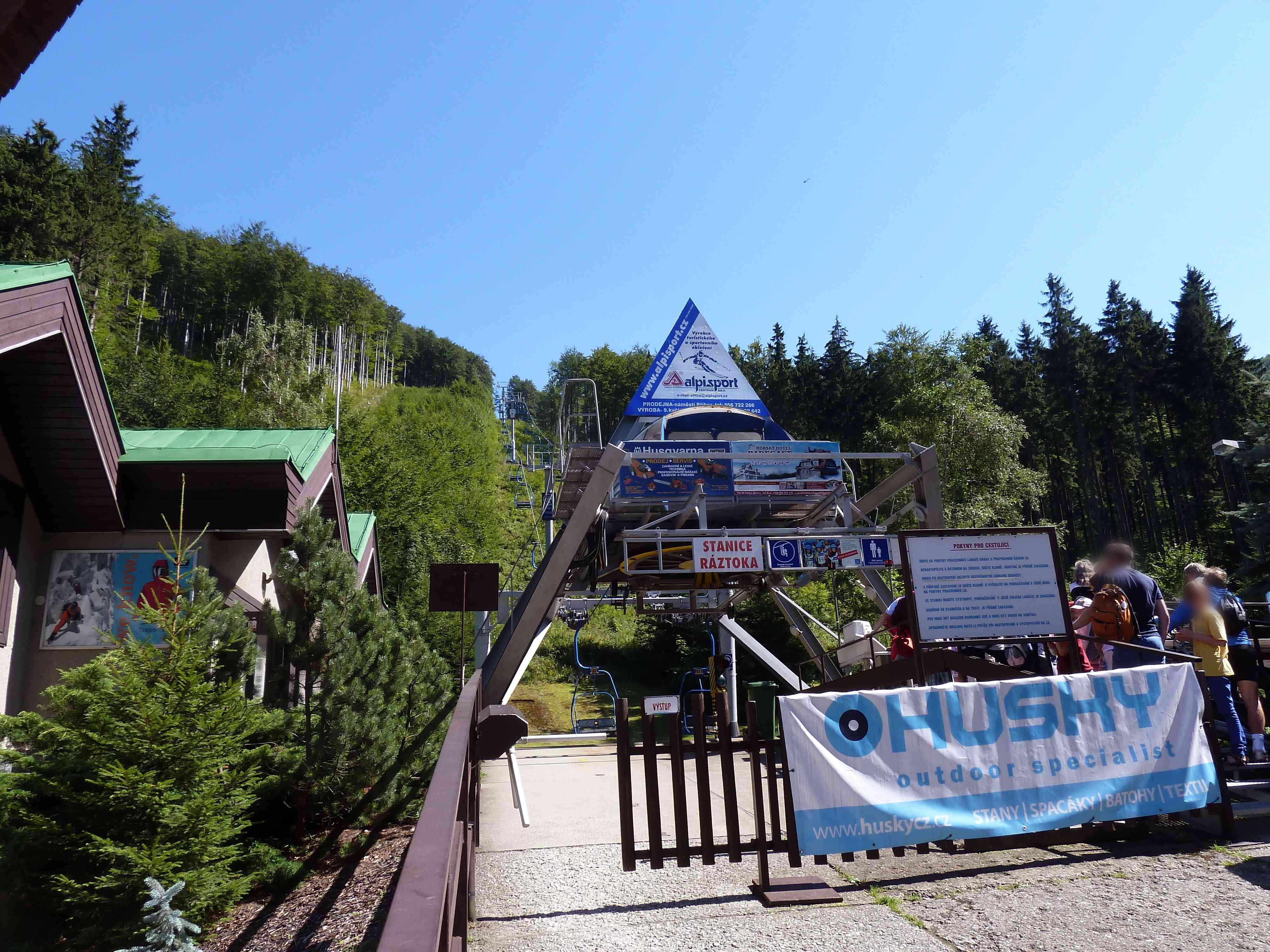 Lyžařské středisko Pustevny - půjčovna foto 3