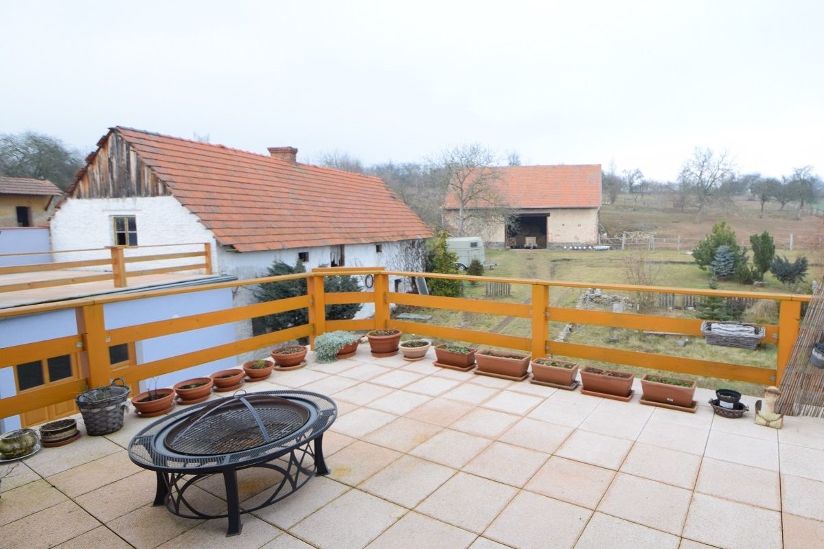 Studio ᚹRASTAᚱᛁ ᚹᛟᚱᛏAL