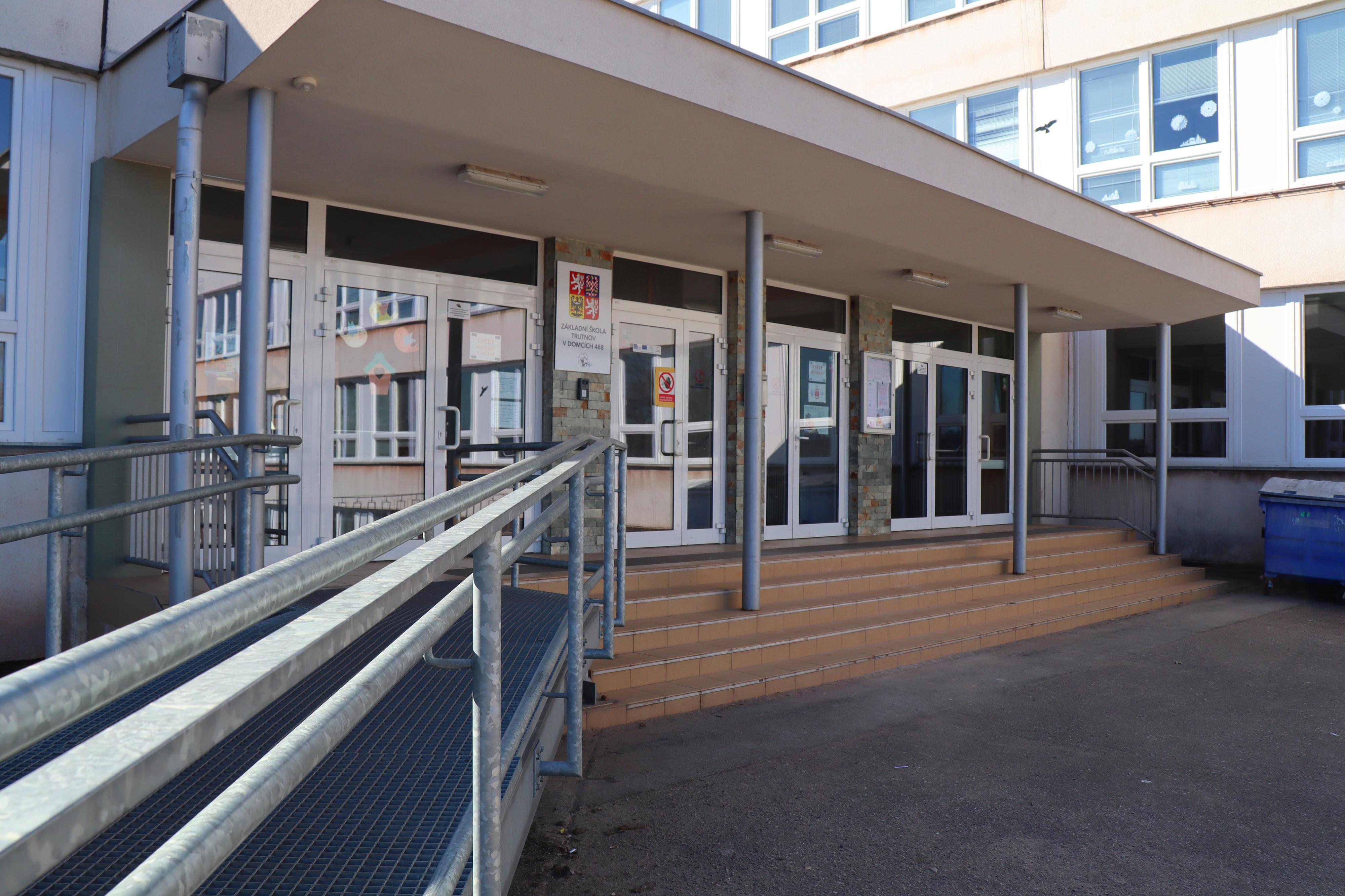 ZŠ Trutnov, V Domcích foto 3