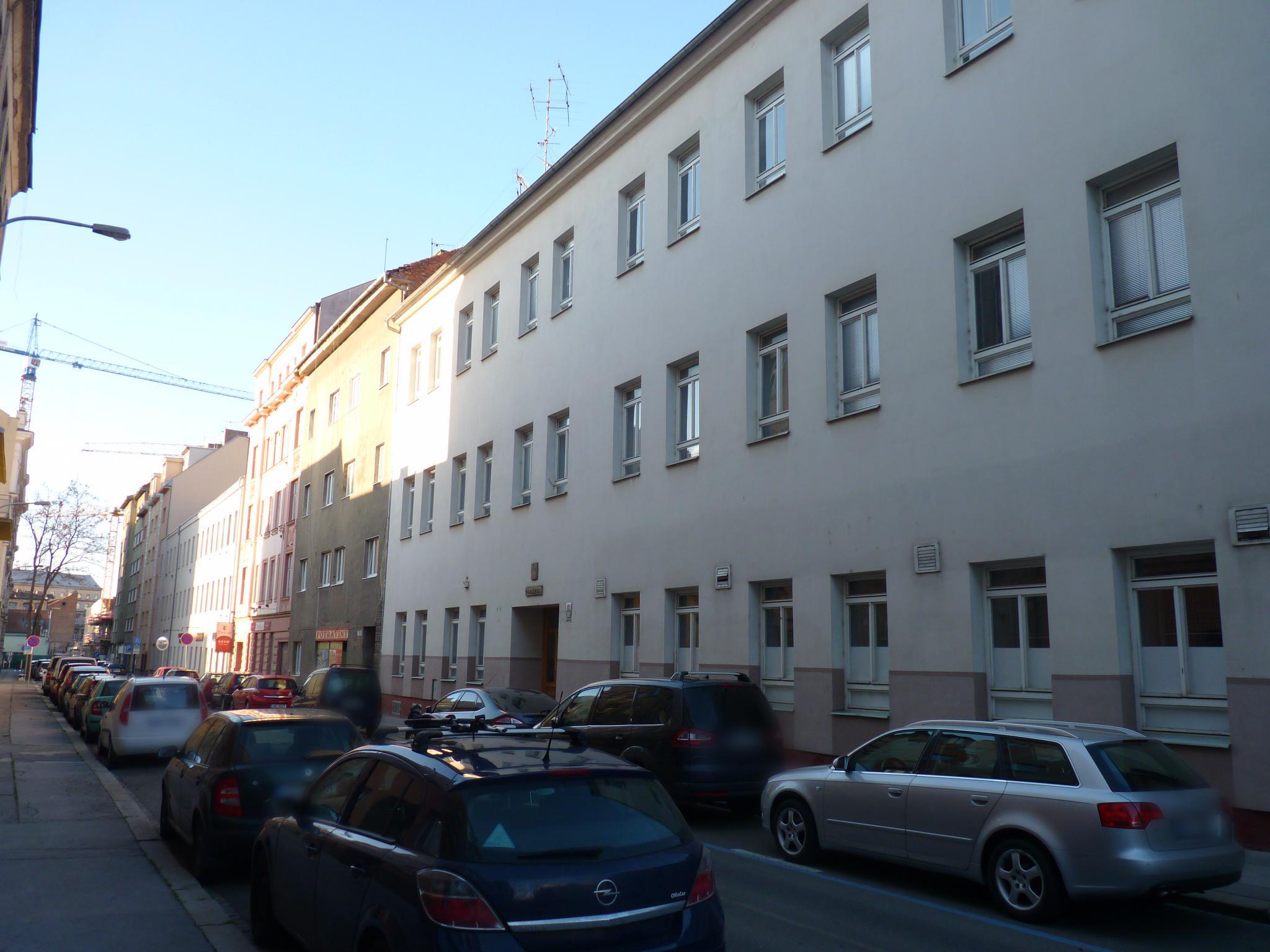 Gymnázium Brno, třída Kapitána Jaroše foto 2