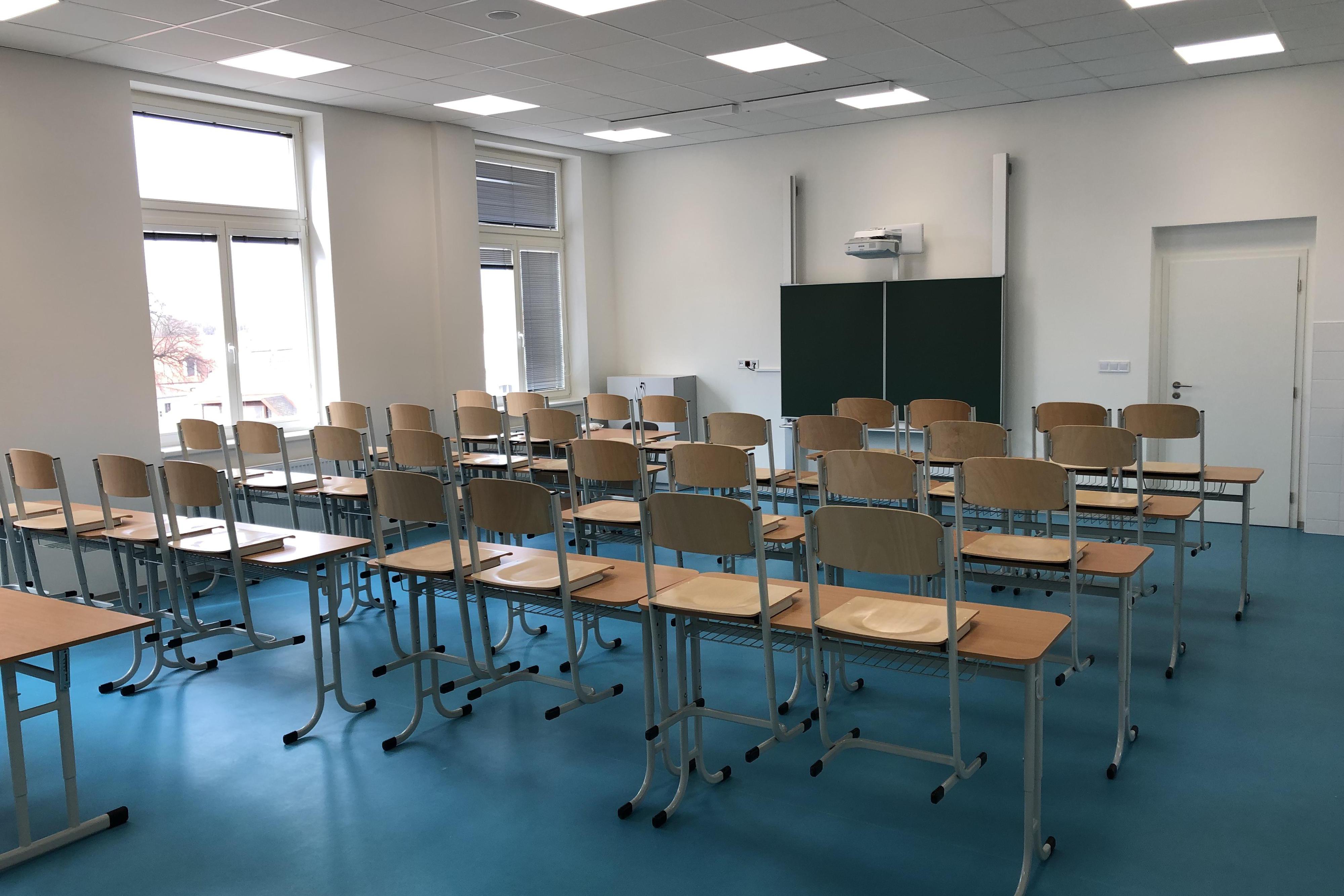 Desmex s.r.o. - skolkov.cz