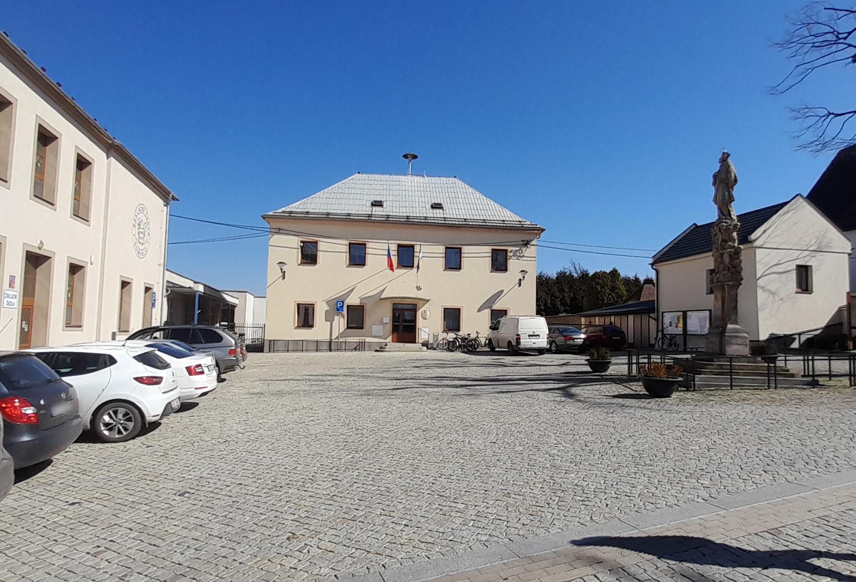 Šumvald - obecní úřad foto 2