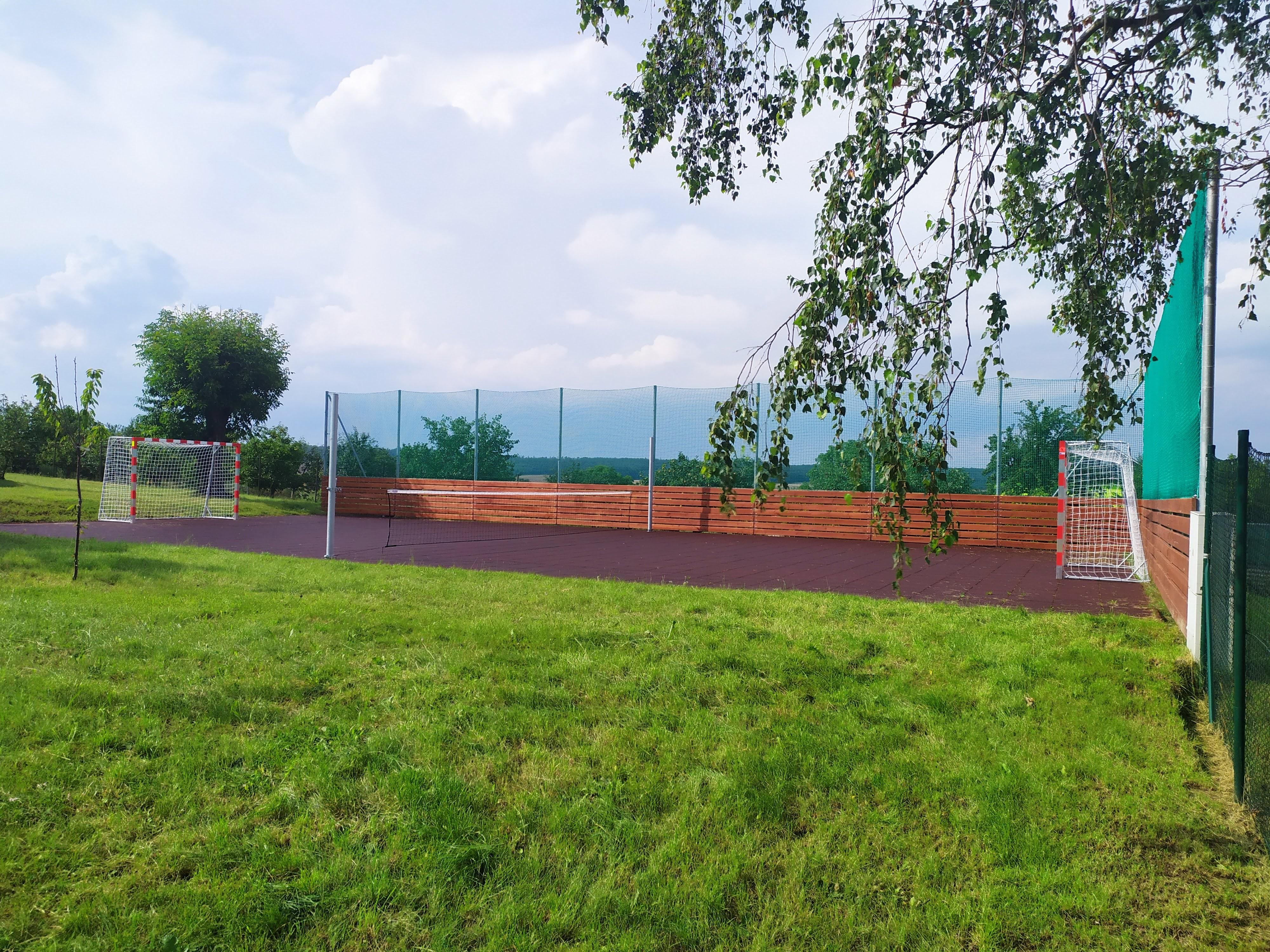 Hřiště Hluboké Mašůvky foto 1
